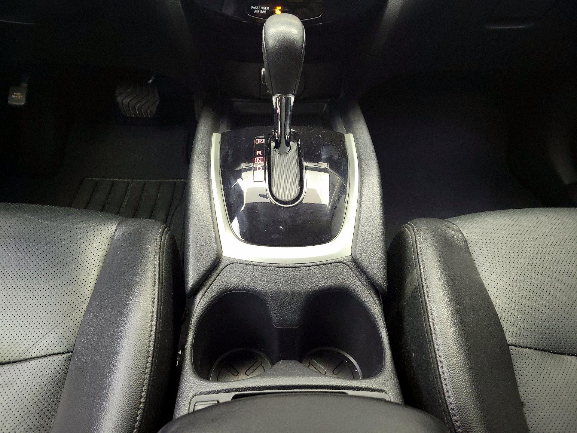 Thumbnail: 2016 Nissan Rogue - 18