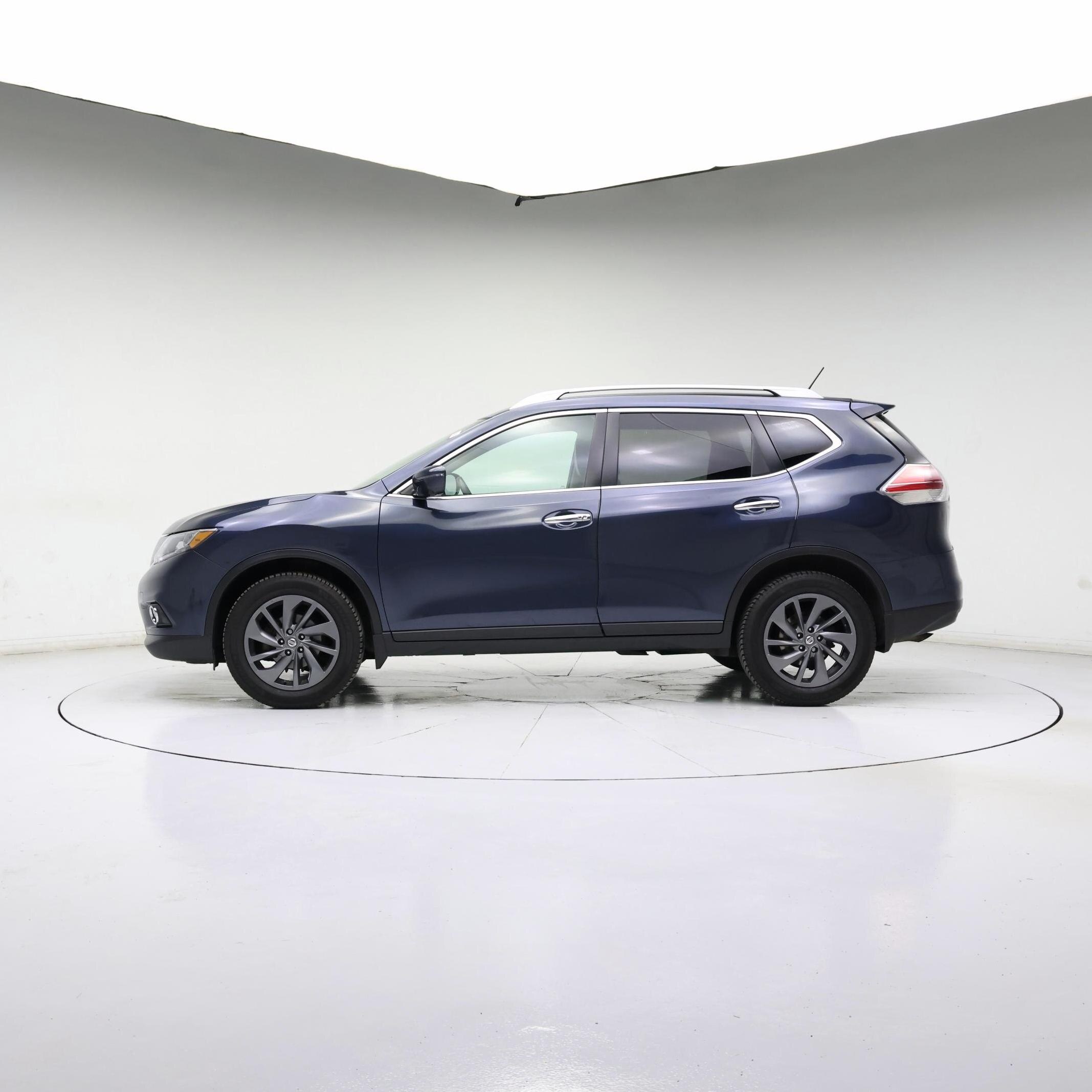 Thumbnail: 2016 Nissan Rogue - 3