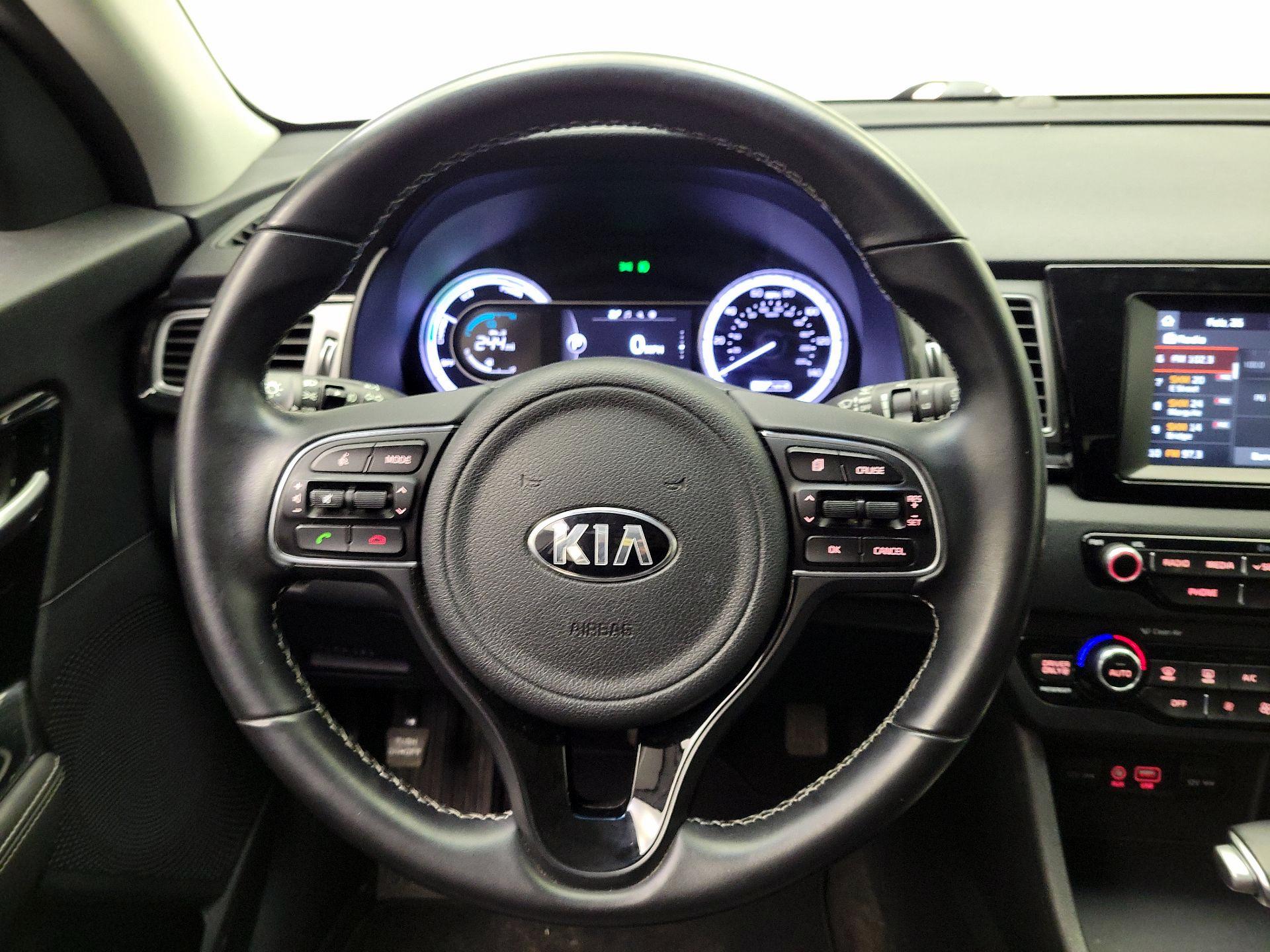Thumbnail: 2017 Kia Niro - 10
