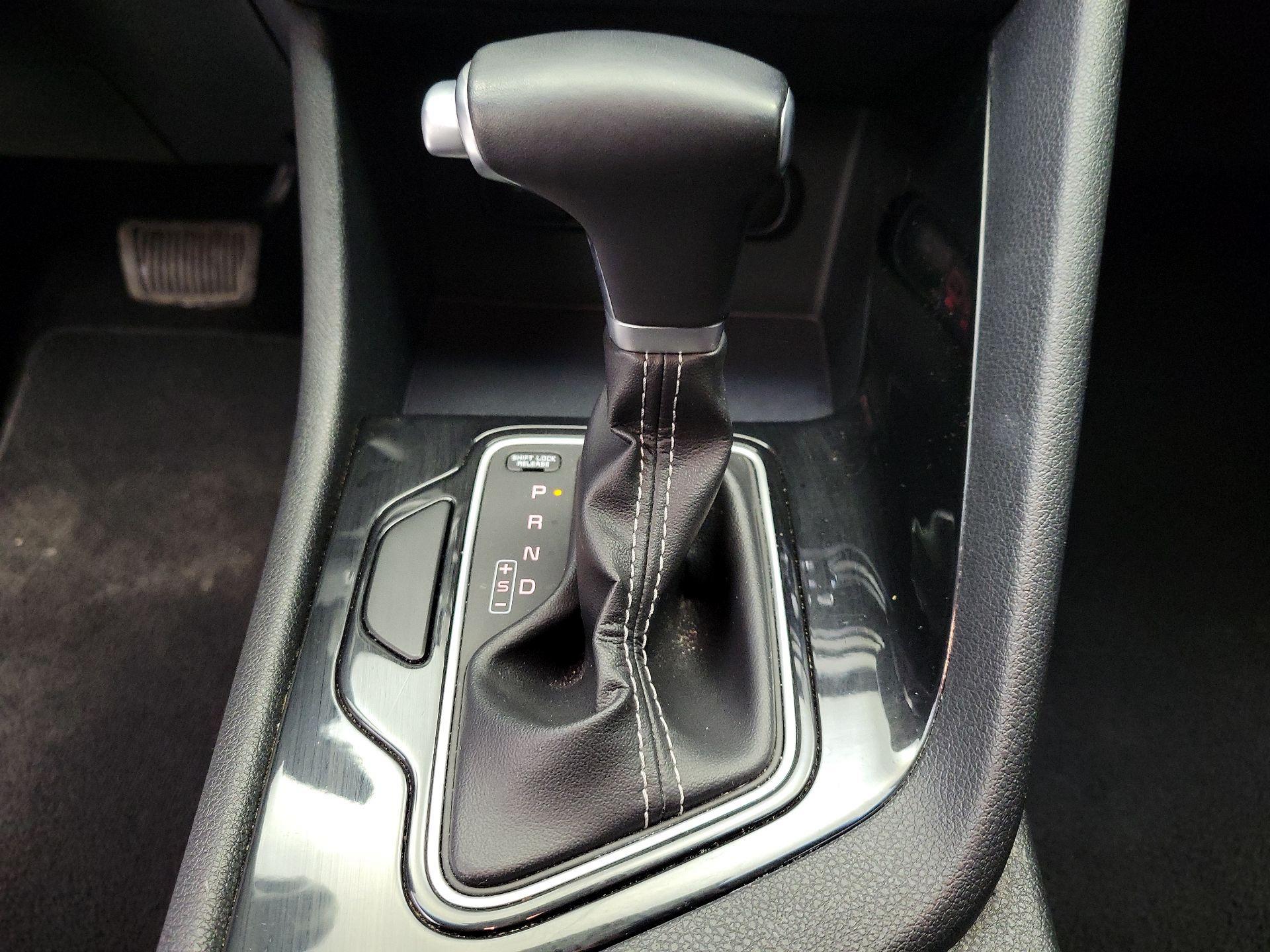 Thumbnail: 2017 Kia Niro - 16