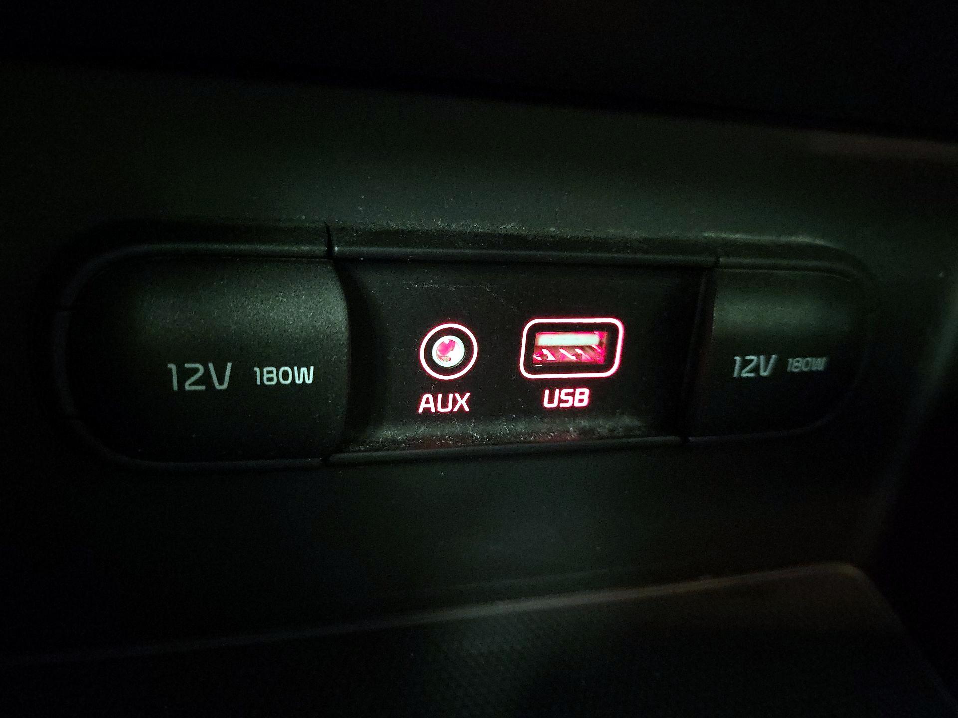 Thumbnail: 2017 Kia Niro - 17