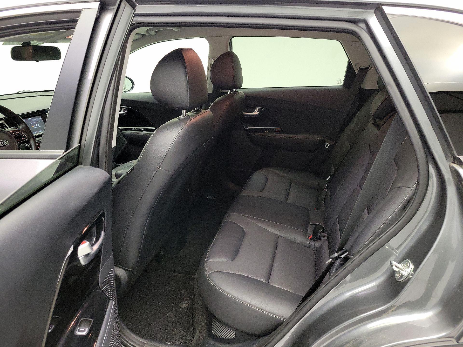 Thumbnail: 2017 Kia Niro - 18