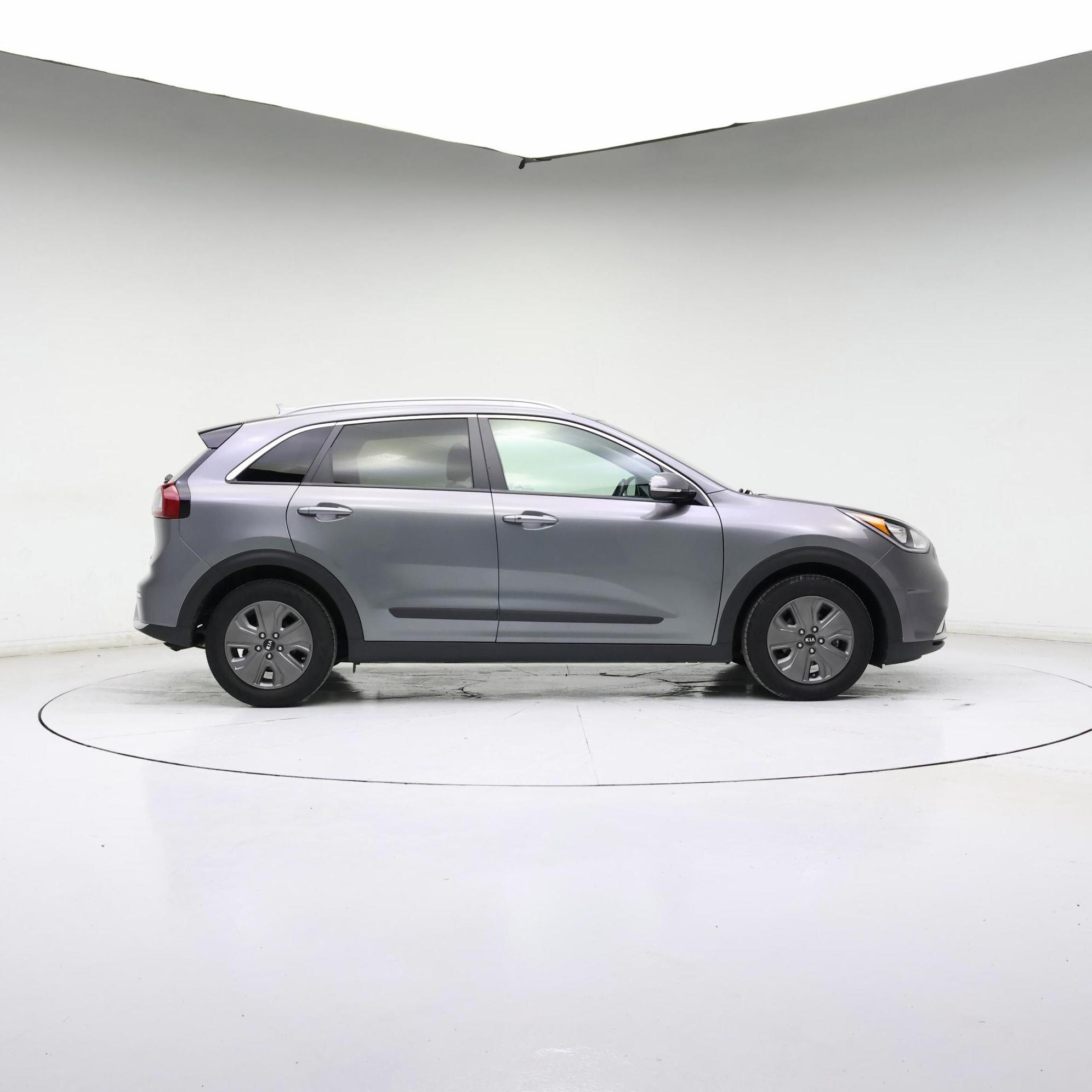 Thumbnail: 2017 Kia Niro - 7