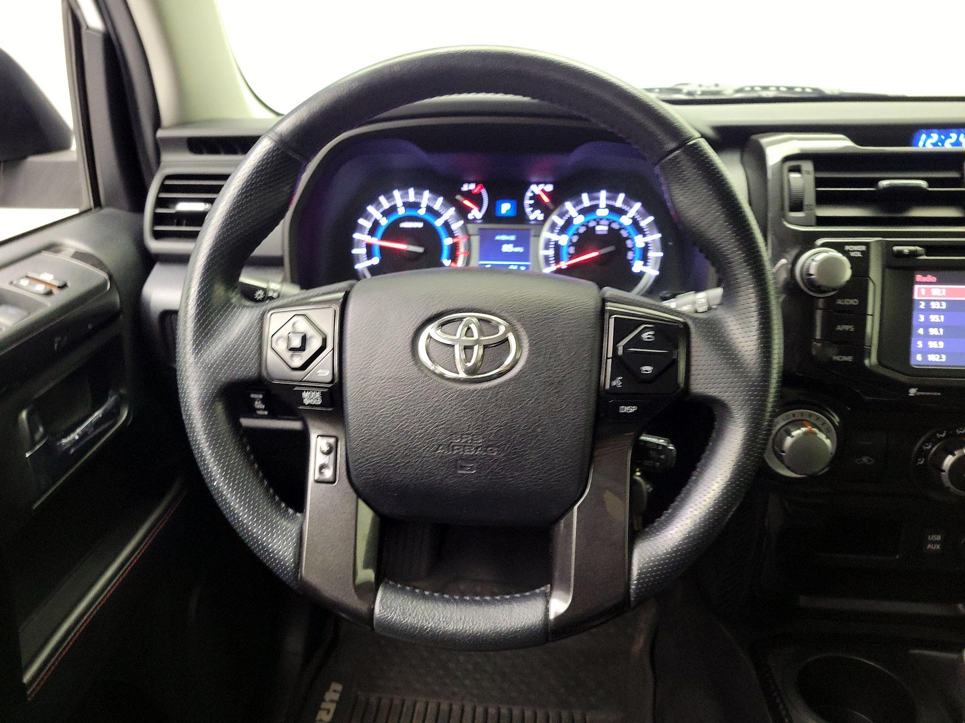 Thumbnail: 2019 Toyota 4Runner - 10