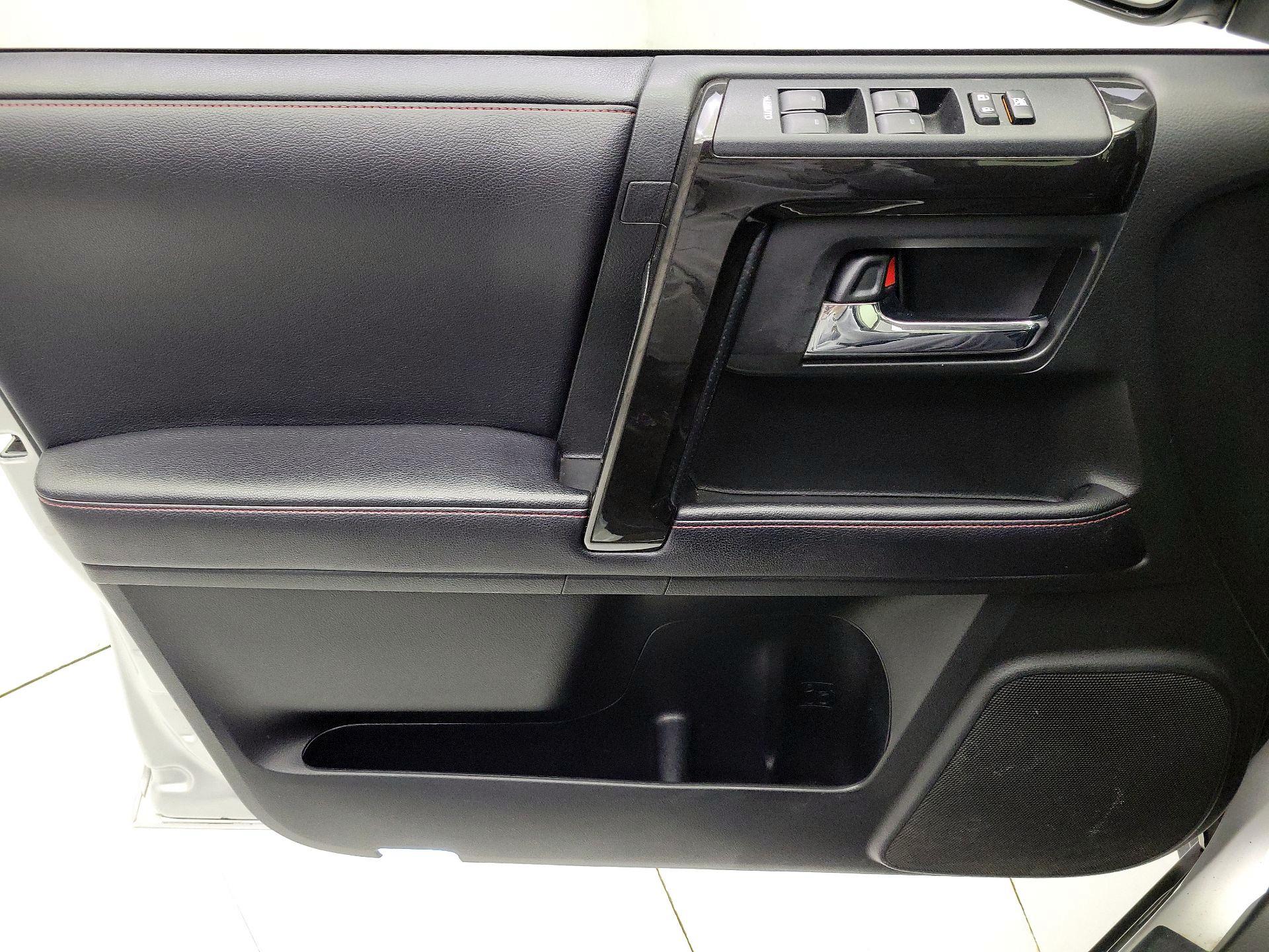 Thumbnail: 2019 Toyota 4Runner - 12