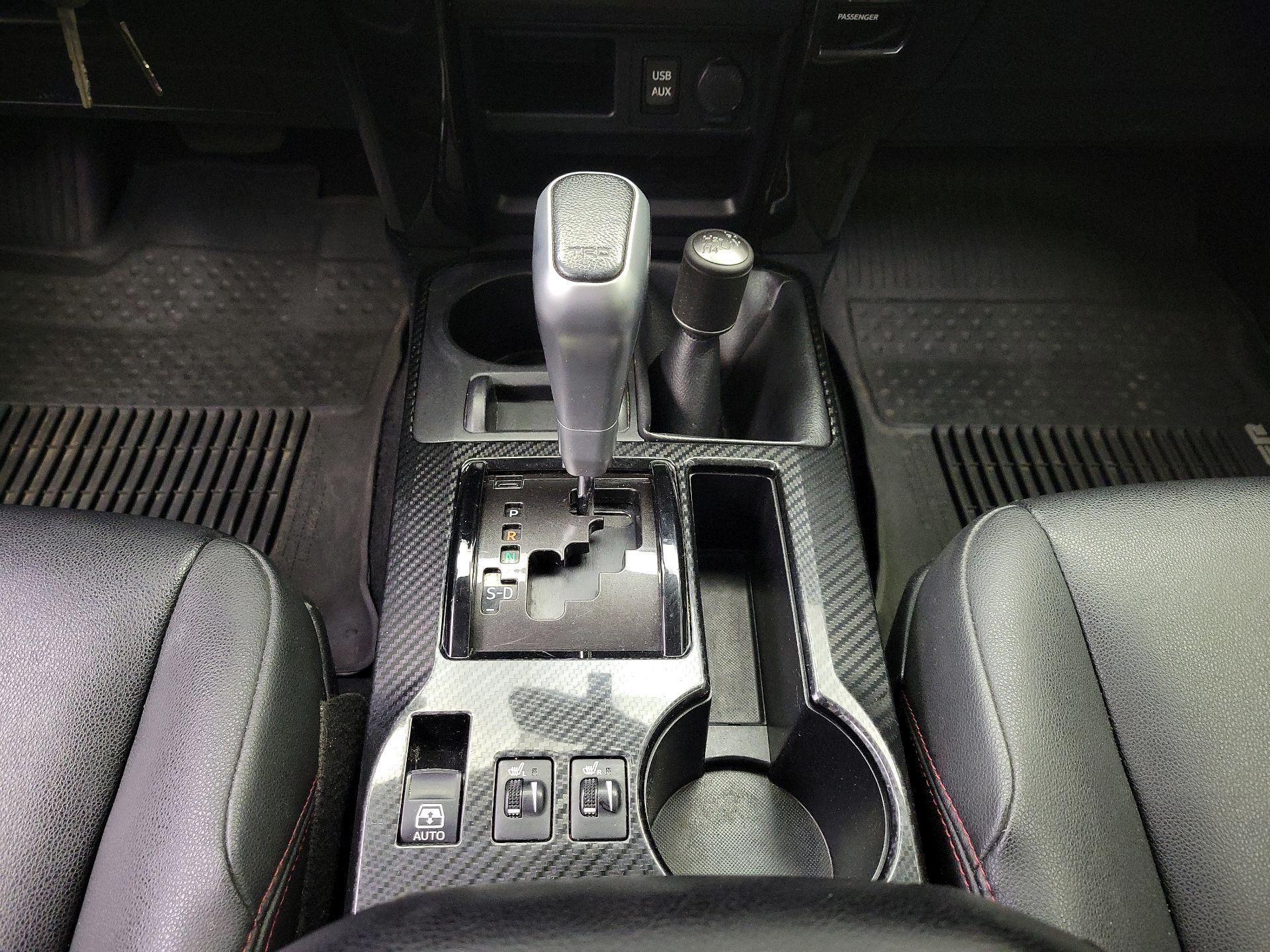 Thumbnail: 2019 Toyota 4Runner - 17