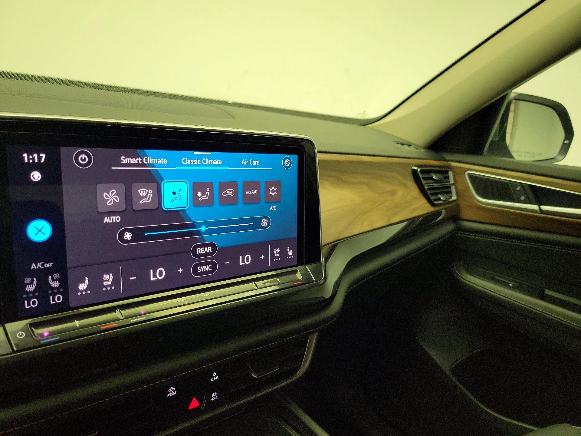 Thumbnail: 2024 Volkswagen Atlas - 16