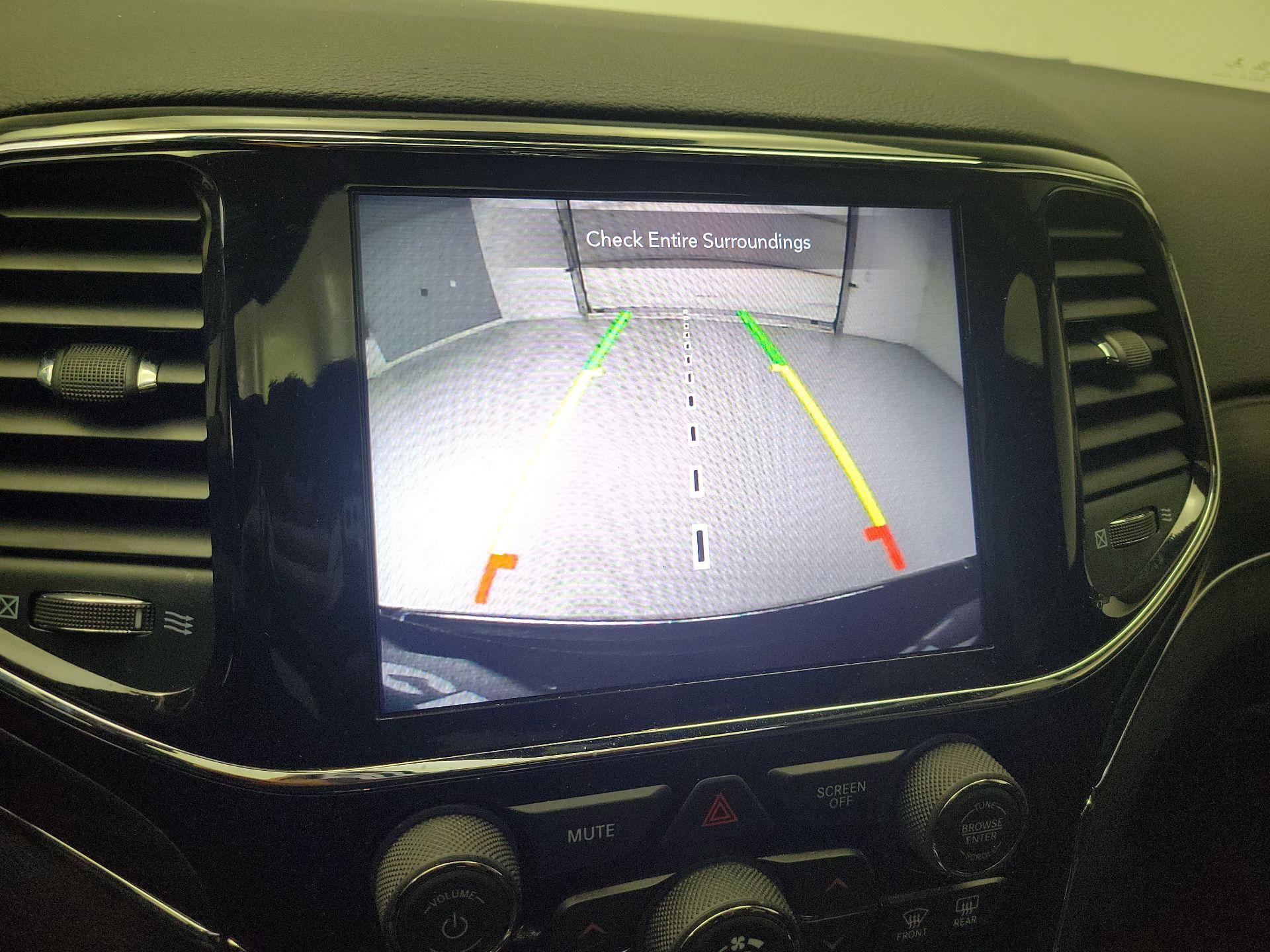 Thumbnail: 2021 Jeep Grand Cherokee - 15