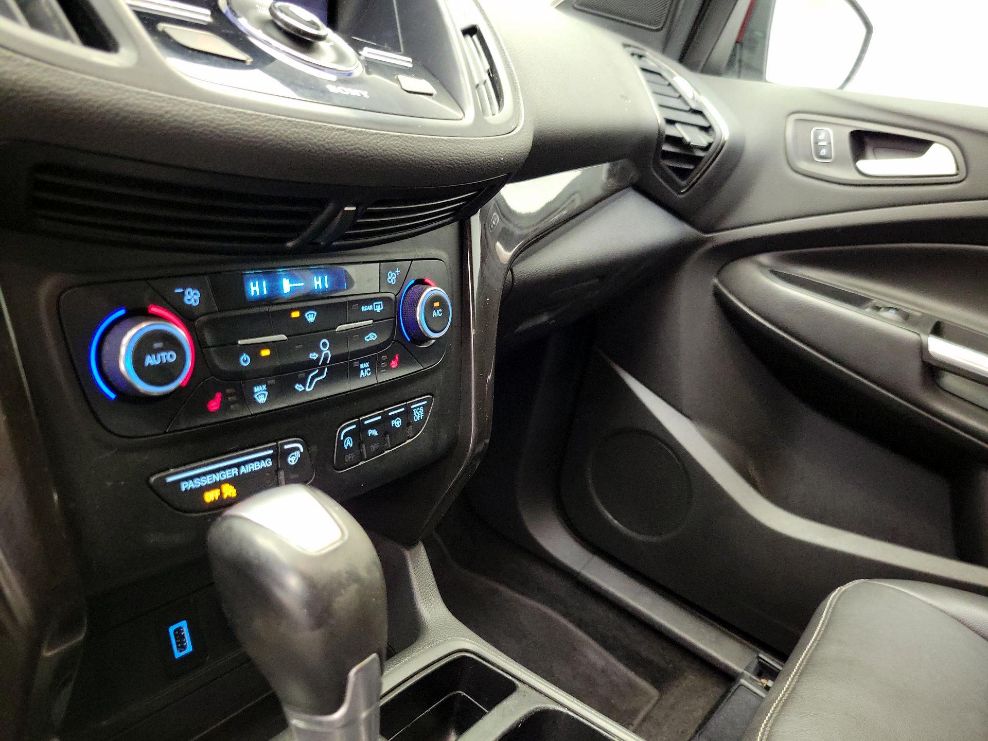 Thumbnail: 2017 Ford Escape - 17