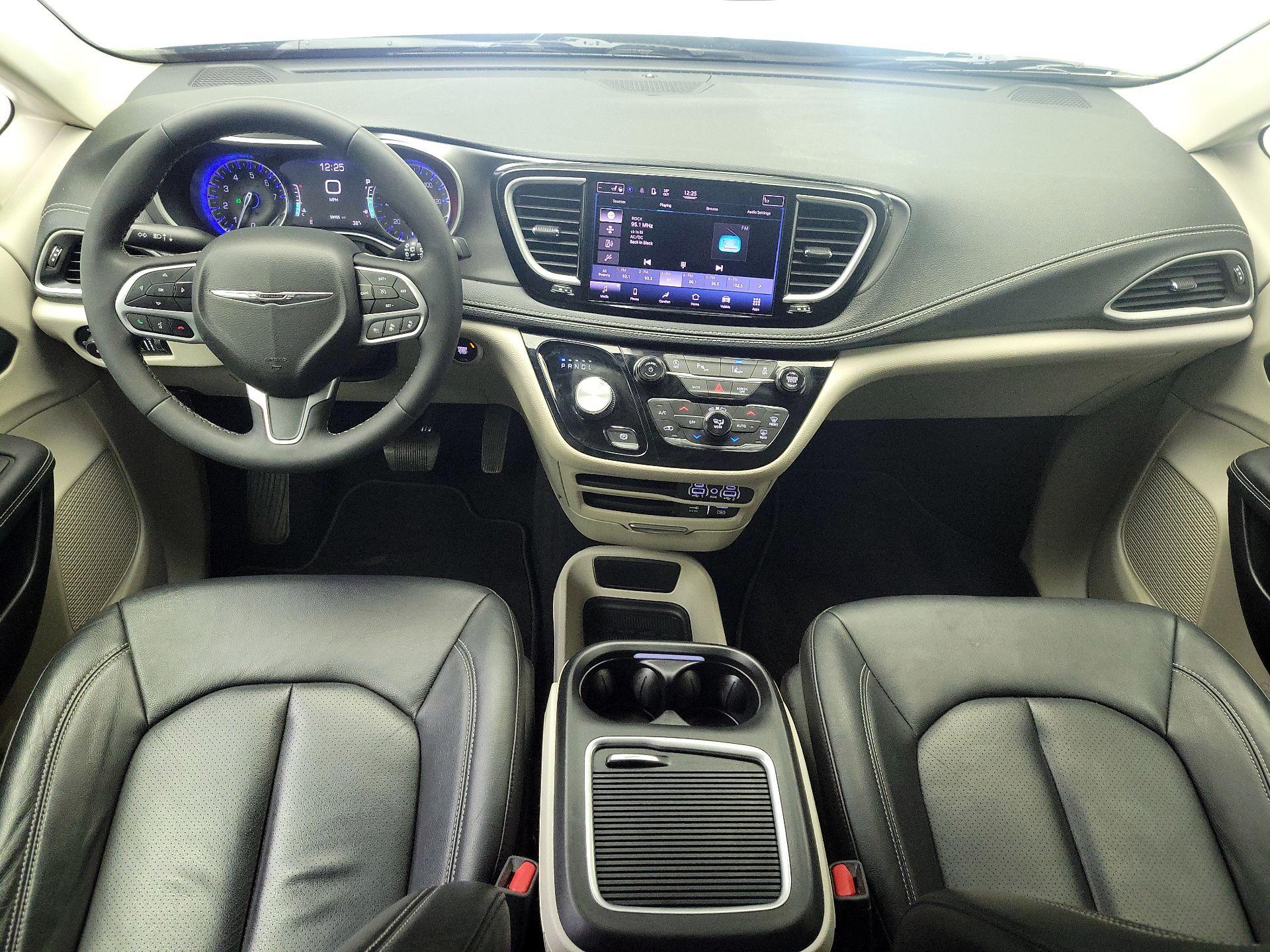 Thumbnail: 2022 Chrysler Pacifica - 9