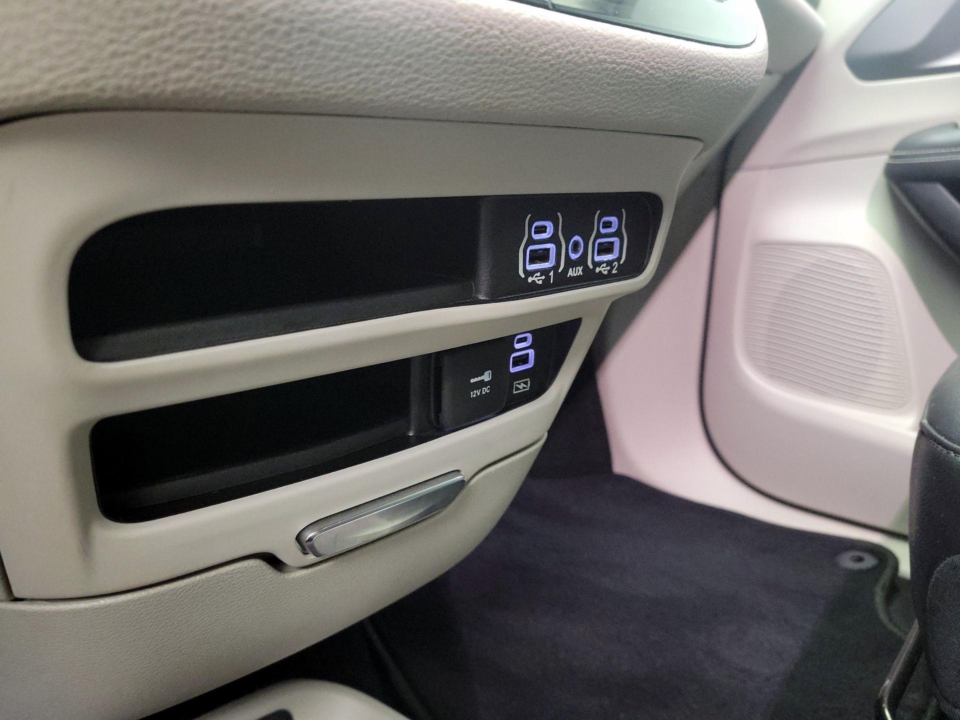 Thumbnail: 2022 Chrysler Pacifica - 18