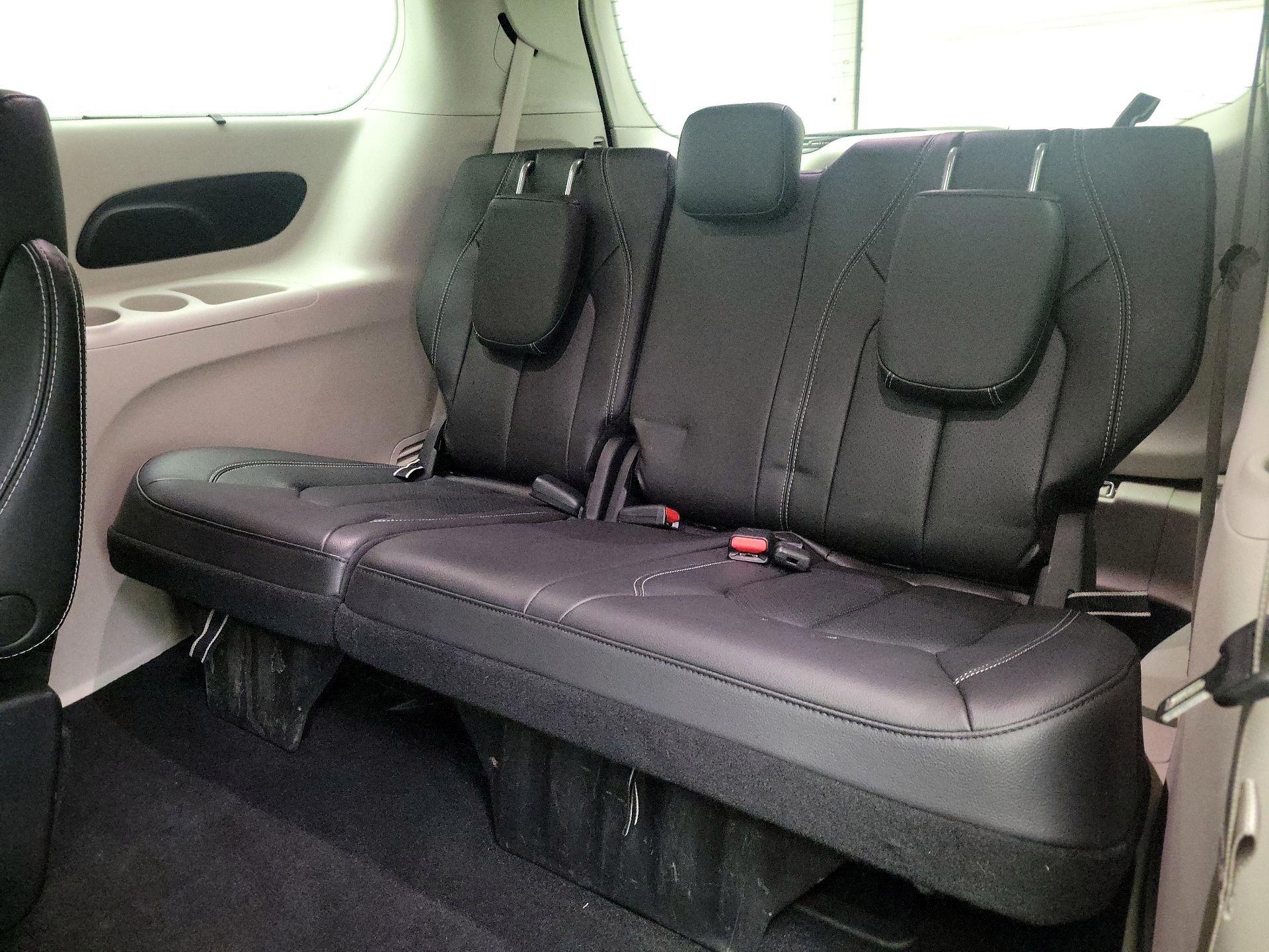 Thumbnail: 2022 Chrysler Pacifica - 20