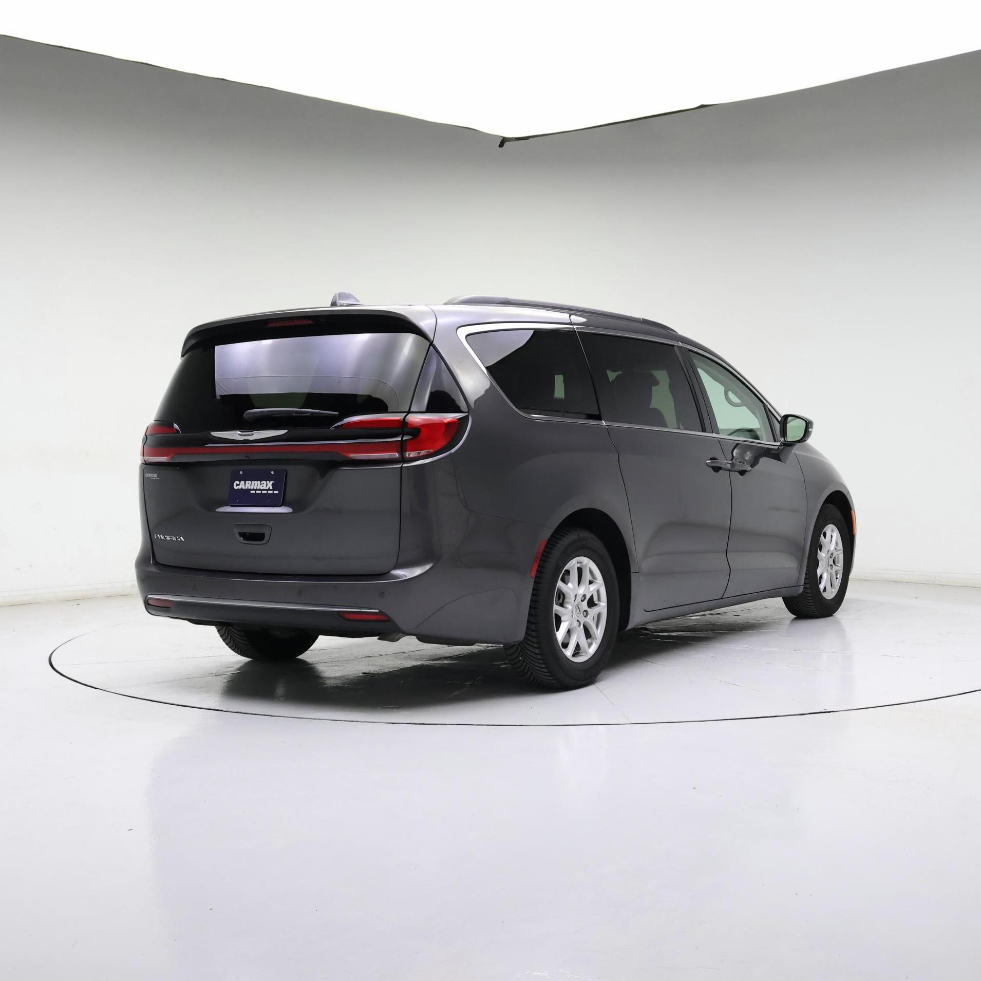 Thumbnail: 2022 Chrysler Pacifica - 8