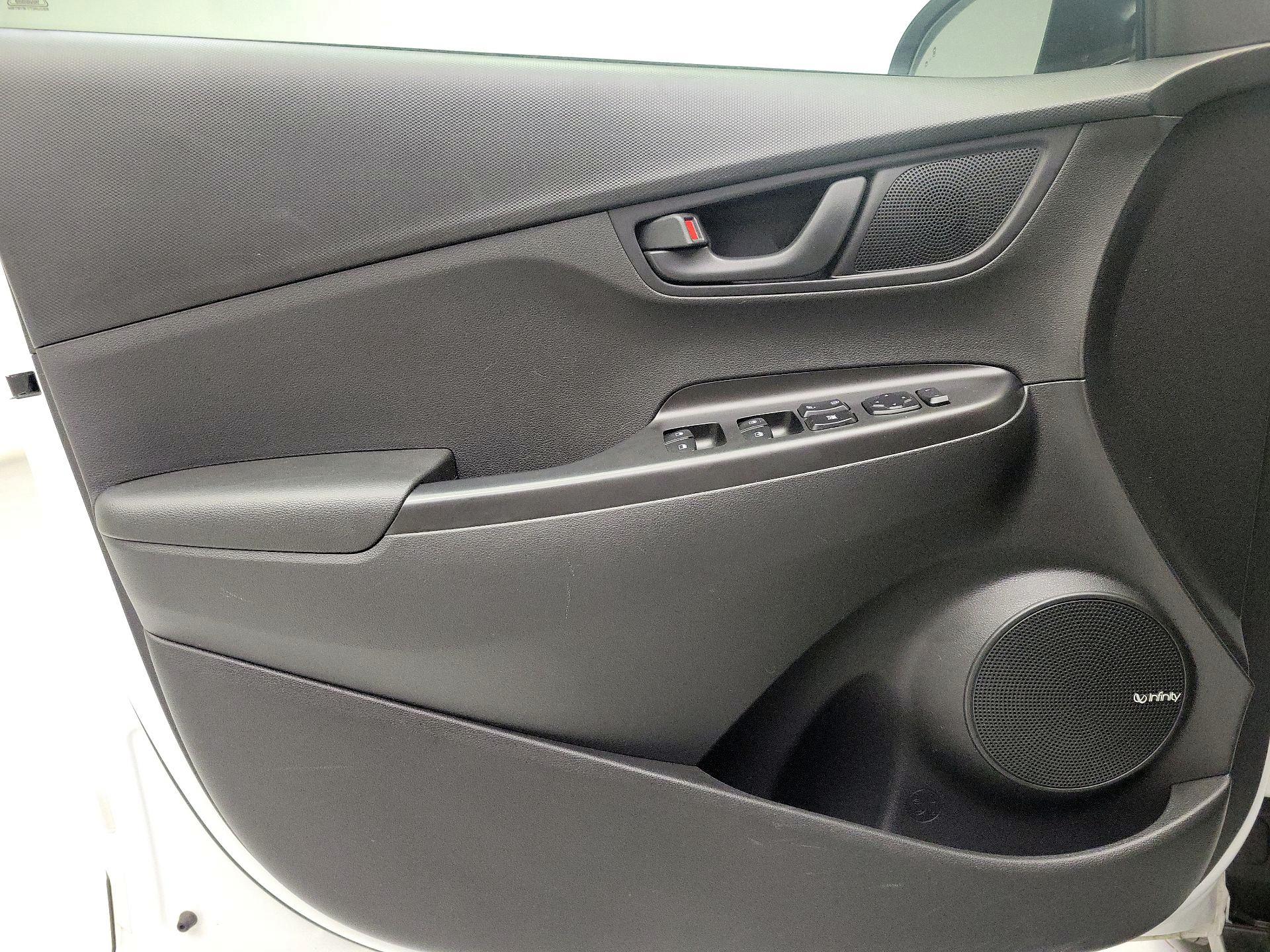 Thumbnail: 2020 Hyundai Kona - 12