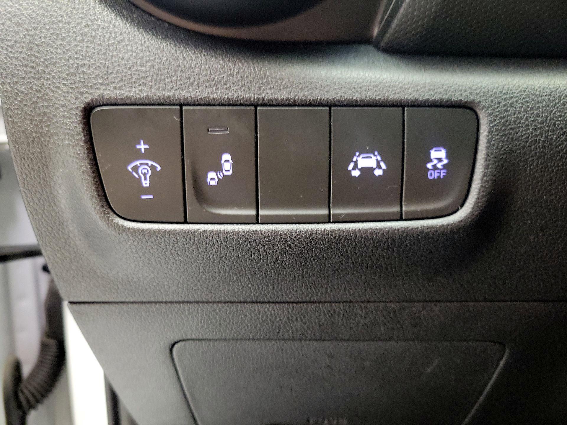 Thumbnail: 2020 Hyundai Kona - 13