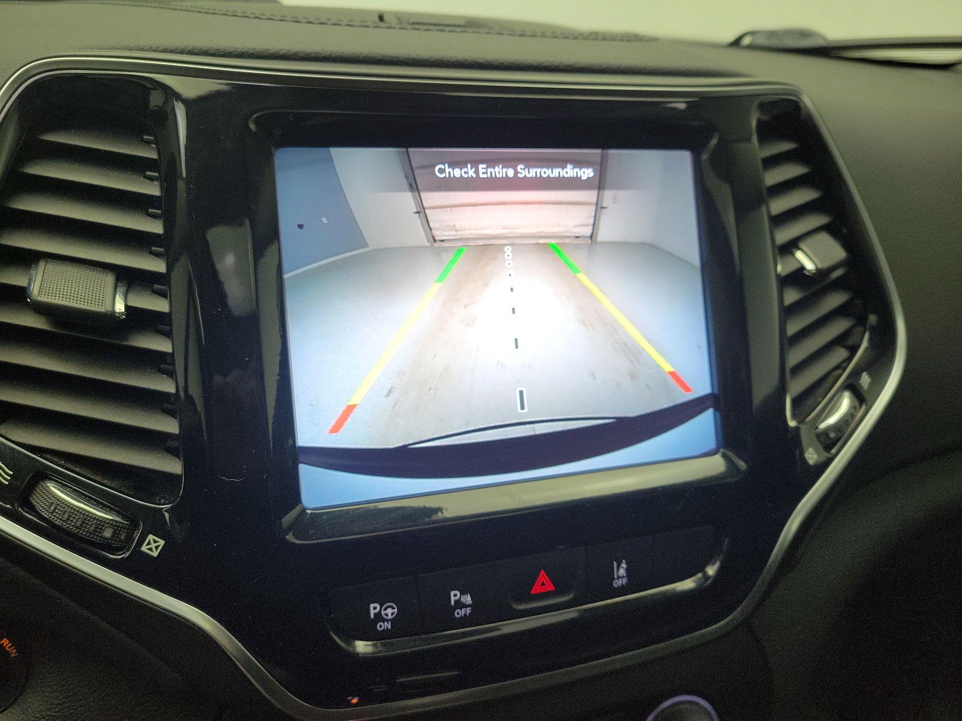 Thumbnail: 2021 Jeep Cherokee - 15