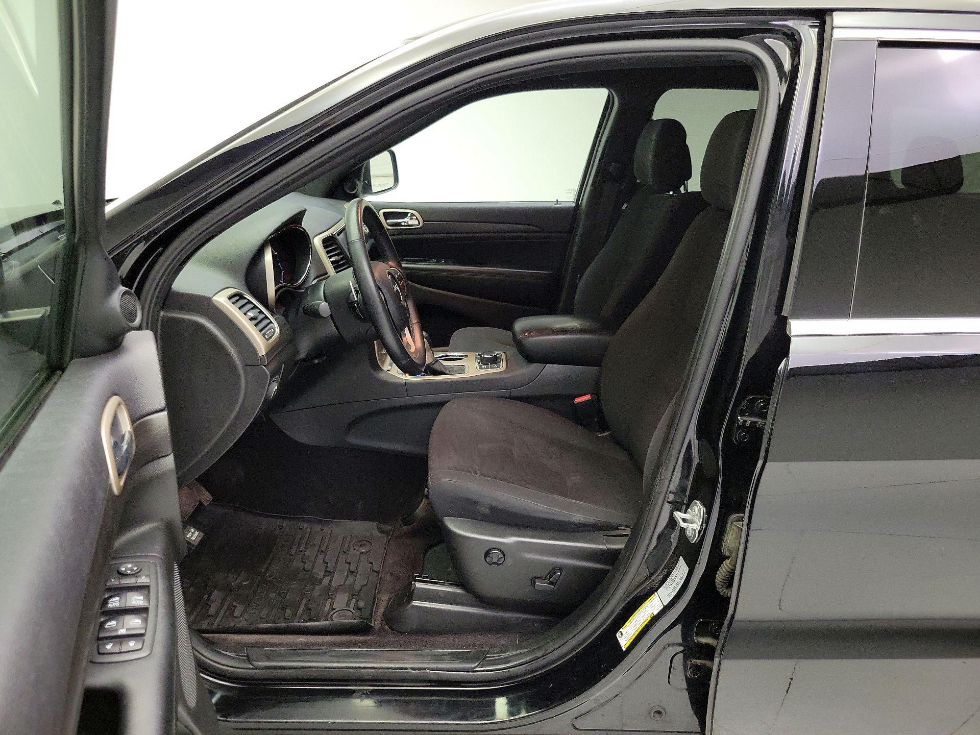 Thumbnail: 2017 Jeep Grand Cherokee - 11