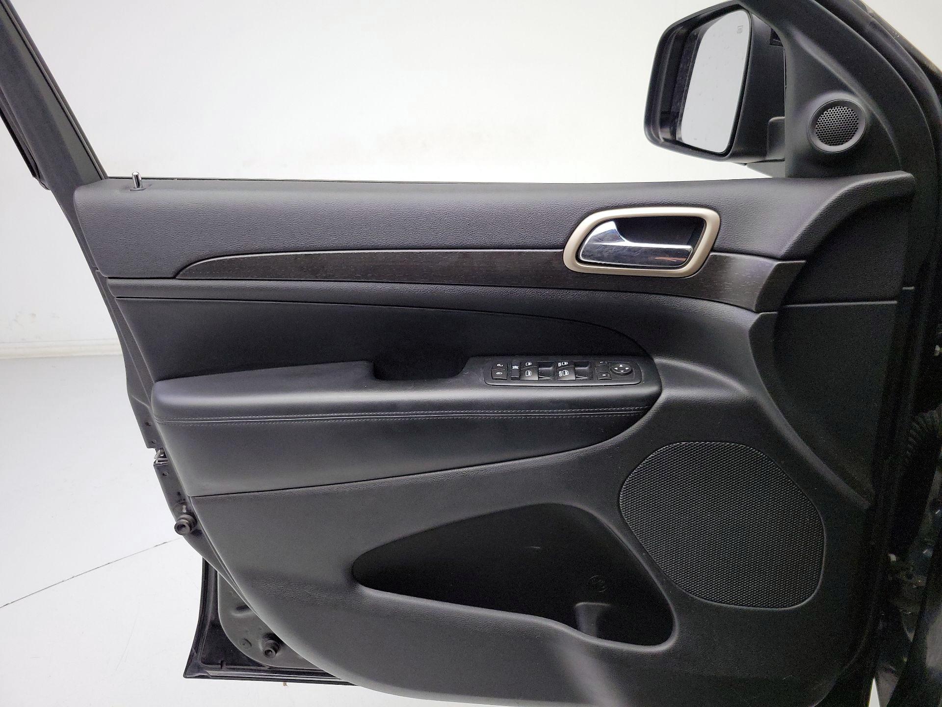 Thumbnail: 2017 Jeep Grand Cherokee - 12