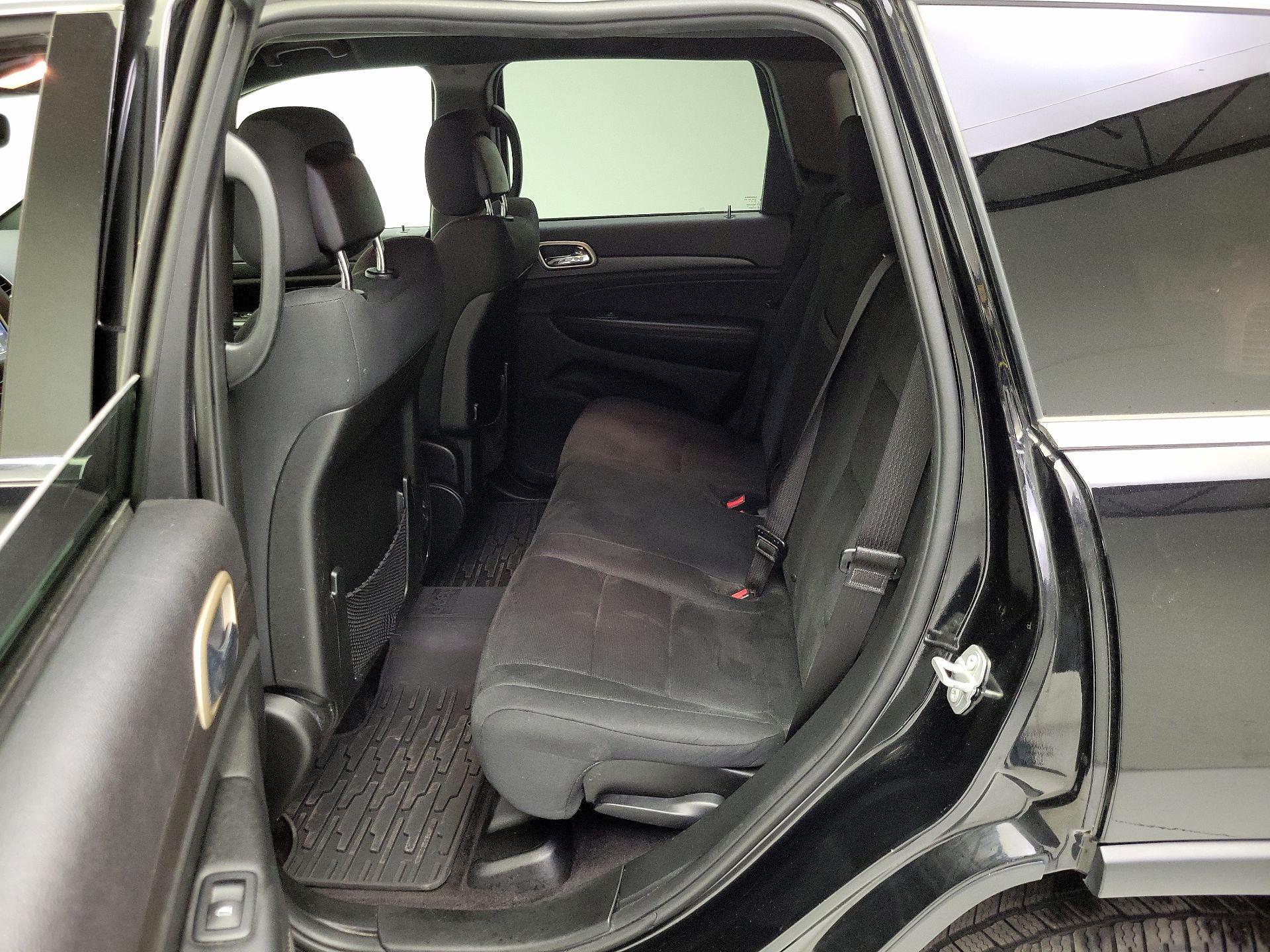 Thumbnail: 2017 Jeep Grand Cherokee - 19