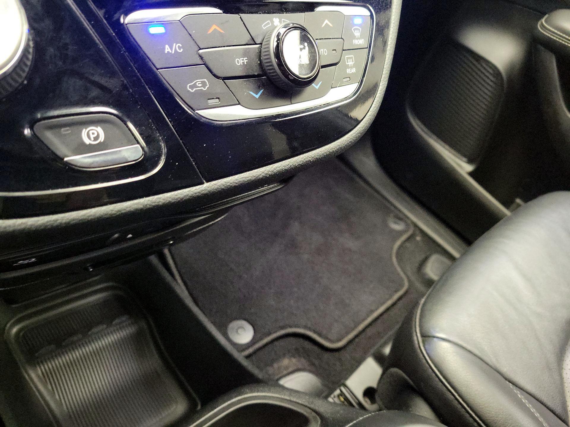 Thumbnail: 2021 Chrysler Pacifica - 16