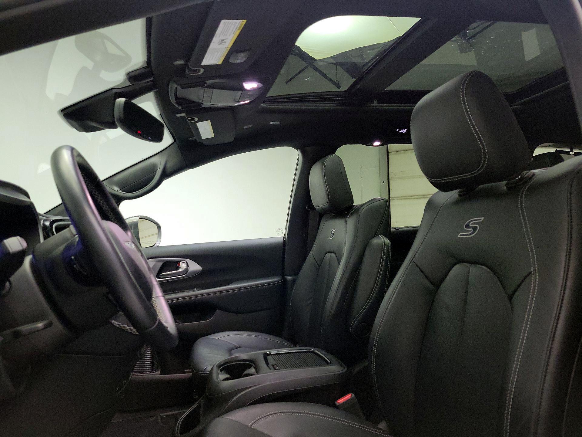 Thumbnail: 2021 Chrysler Pacifica - 19