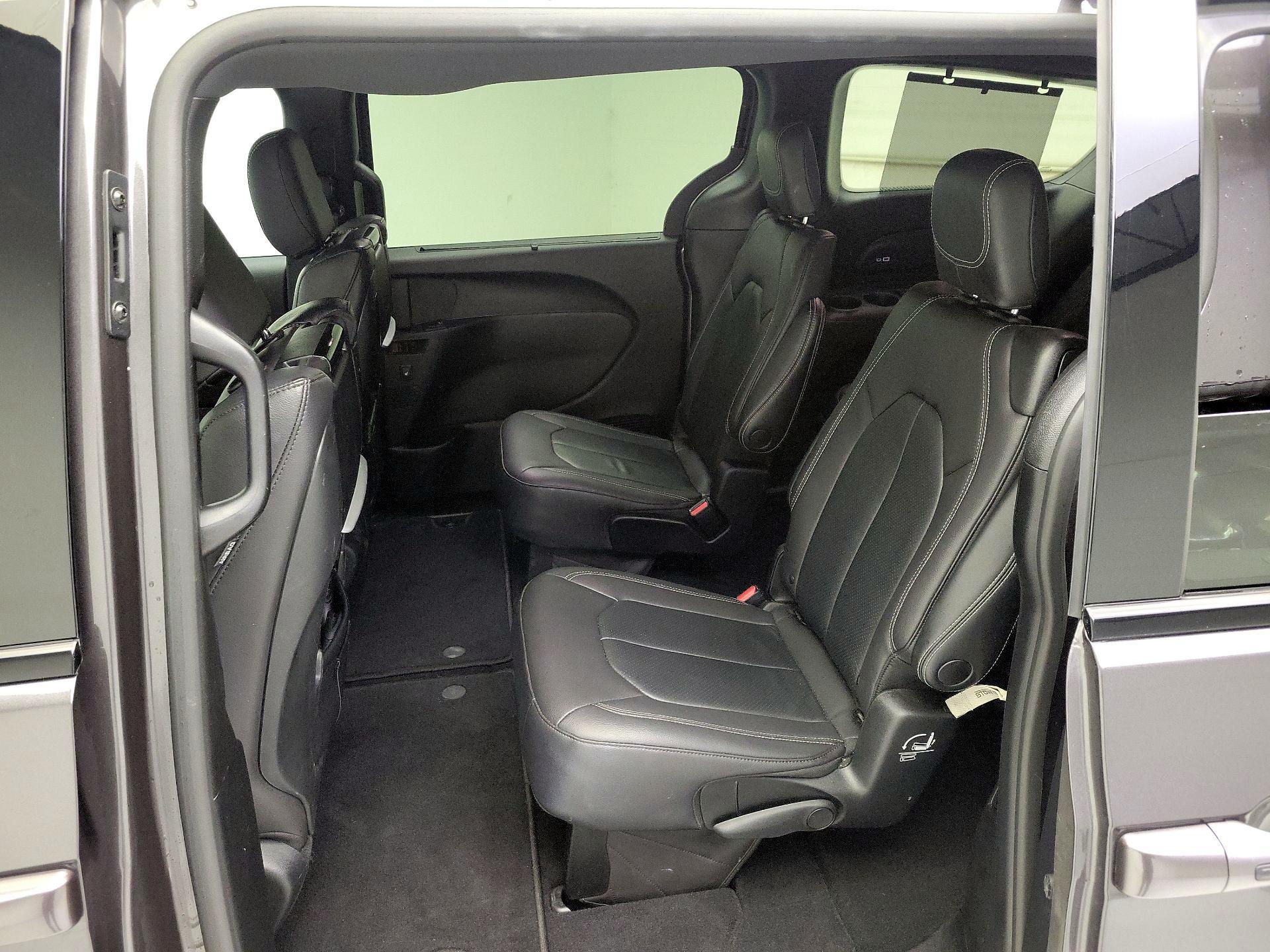 Thumbnail: 2021 Chrysler Pacifica - 20