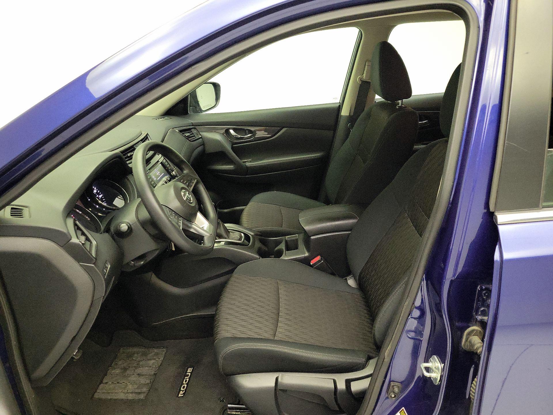 Thumbnail: 2018 Nissan Rogue - 11