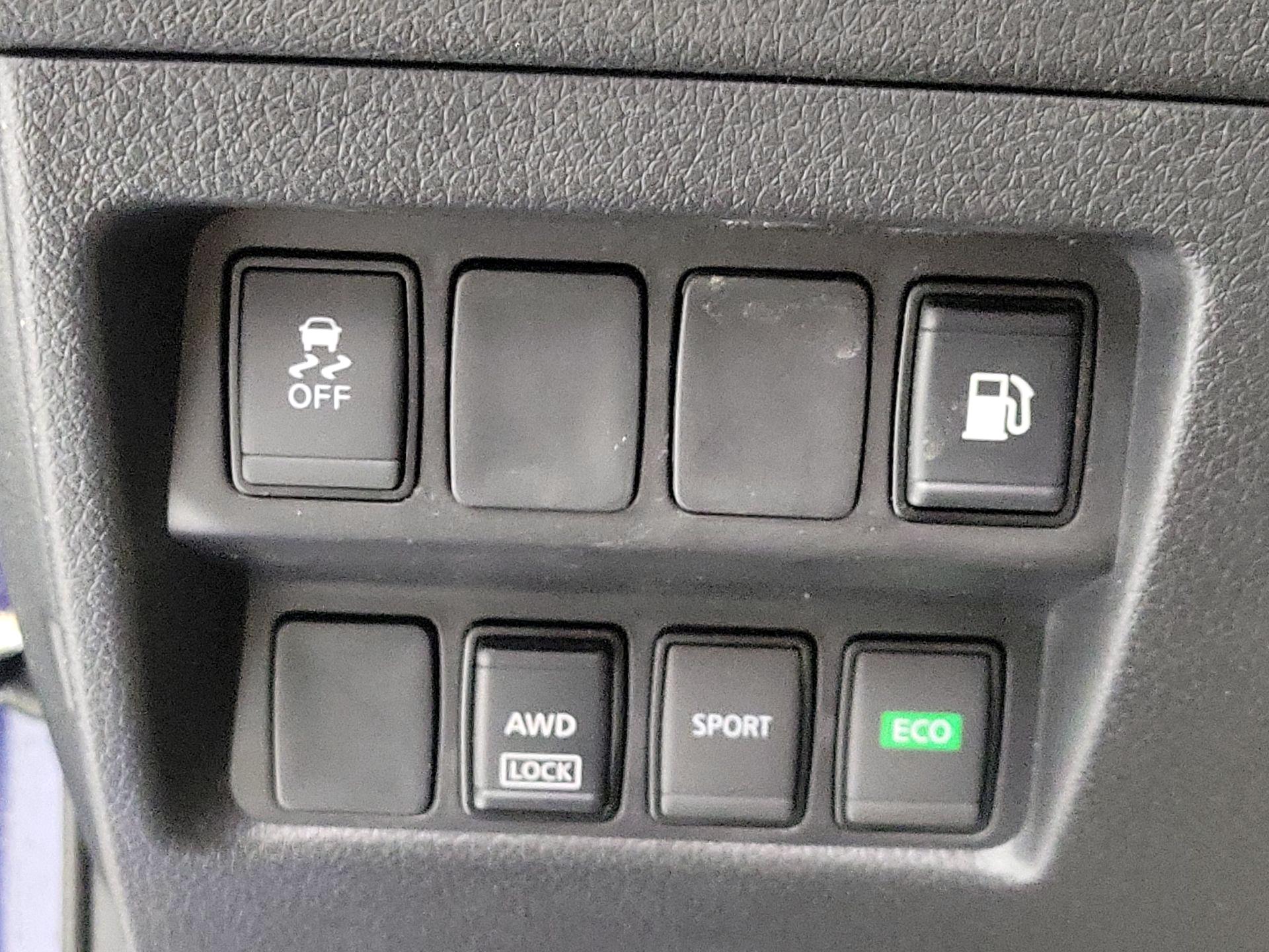 Thumbnail: 2018 Nissan Rogue - 13