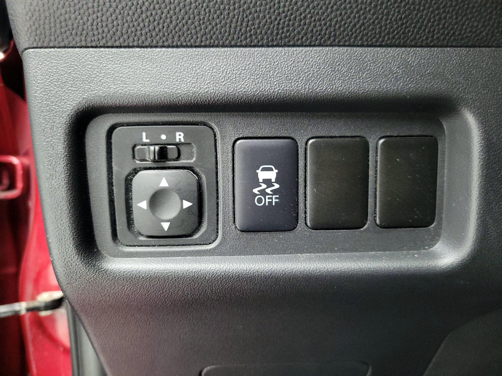 Thumbnail: 2015 Mitsubishi Mirage - 13