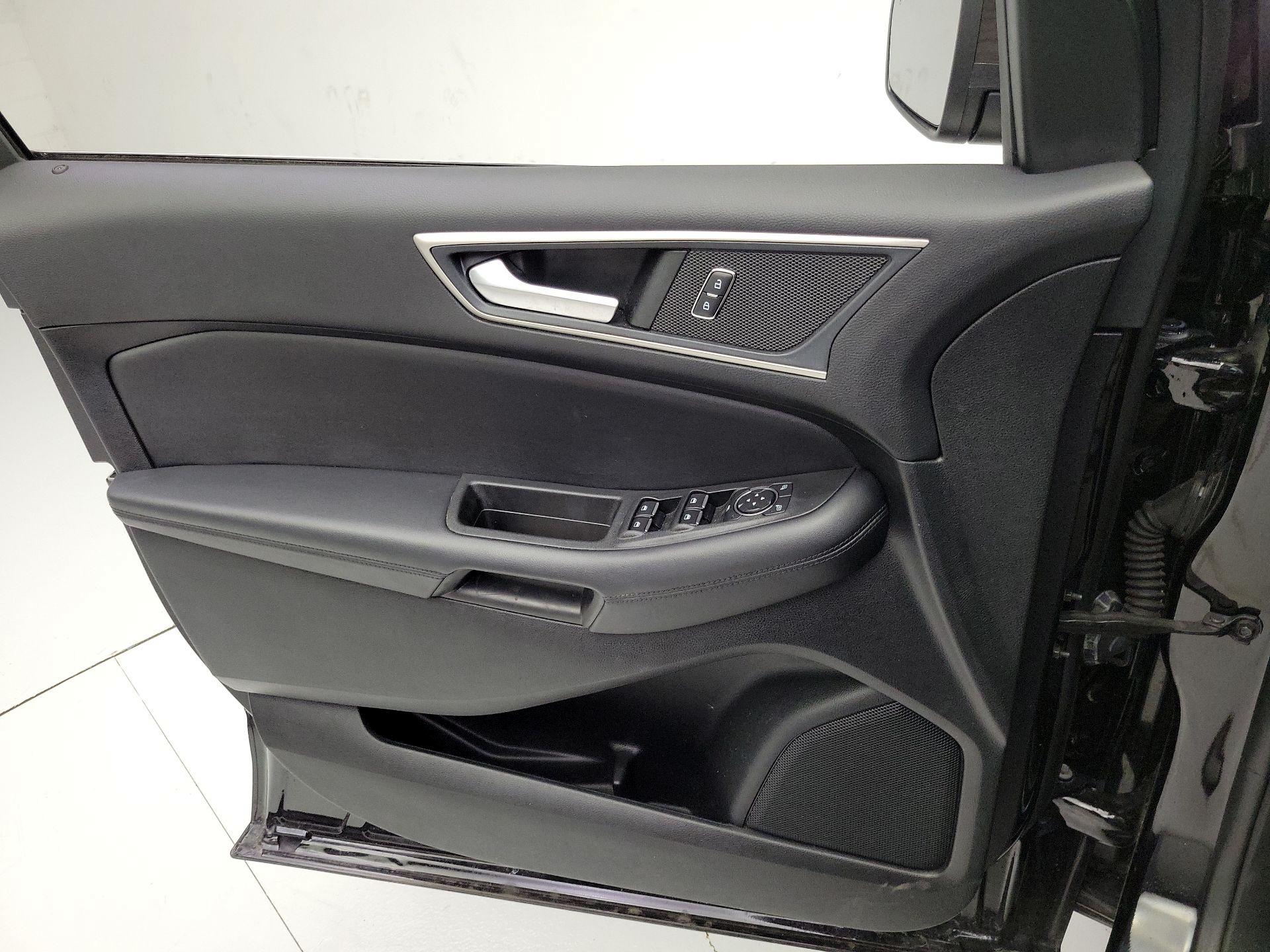 Thumbnail: 2022 Ford Edge - 12