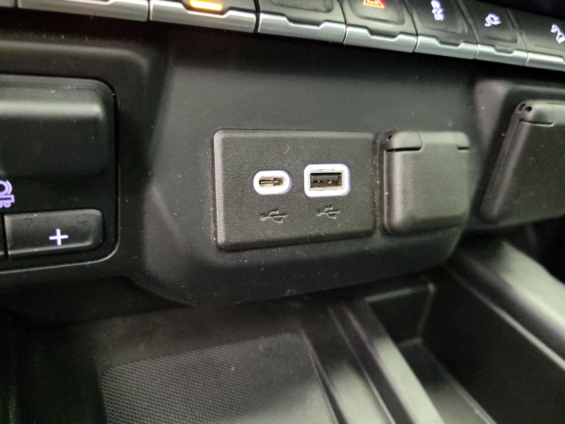 Thumbnail: 2022 GMC Sierra 2500 - 19