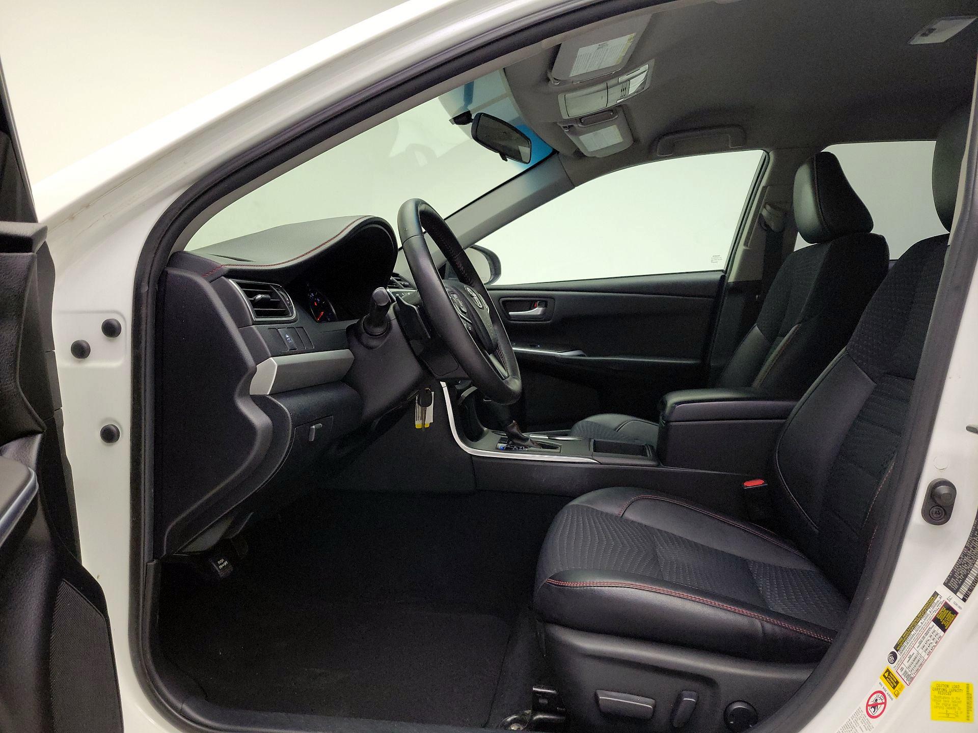 Thumbnail: 2015 Toyota Camry - 11