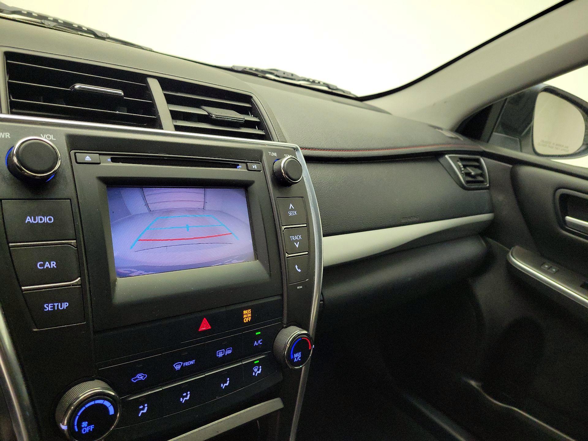 Thumbnail: 2015 Toyota Camry - 14