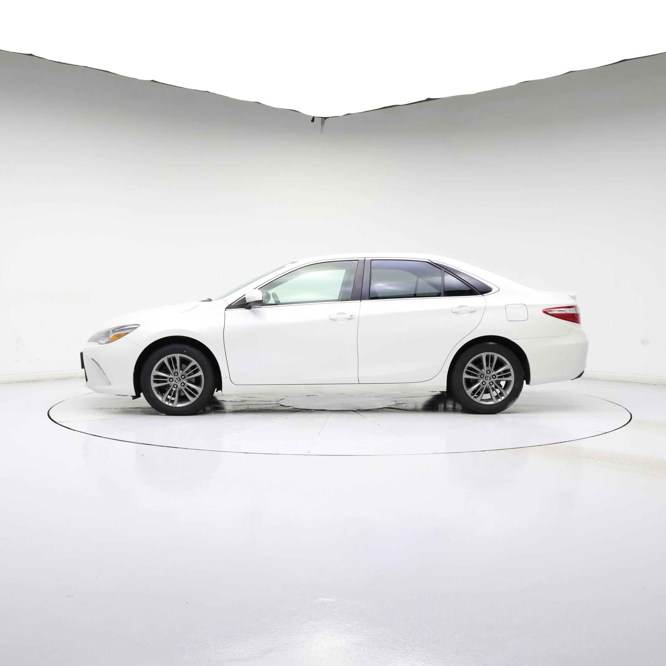 Thumbnail: 2015 Toyota Camry - 3