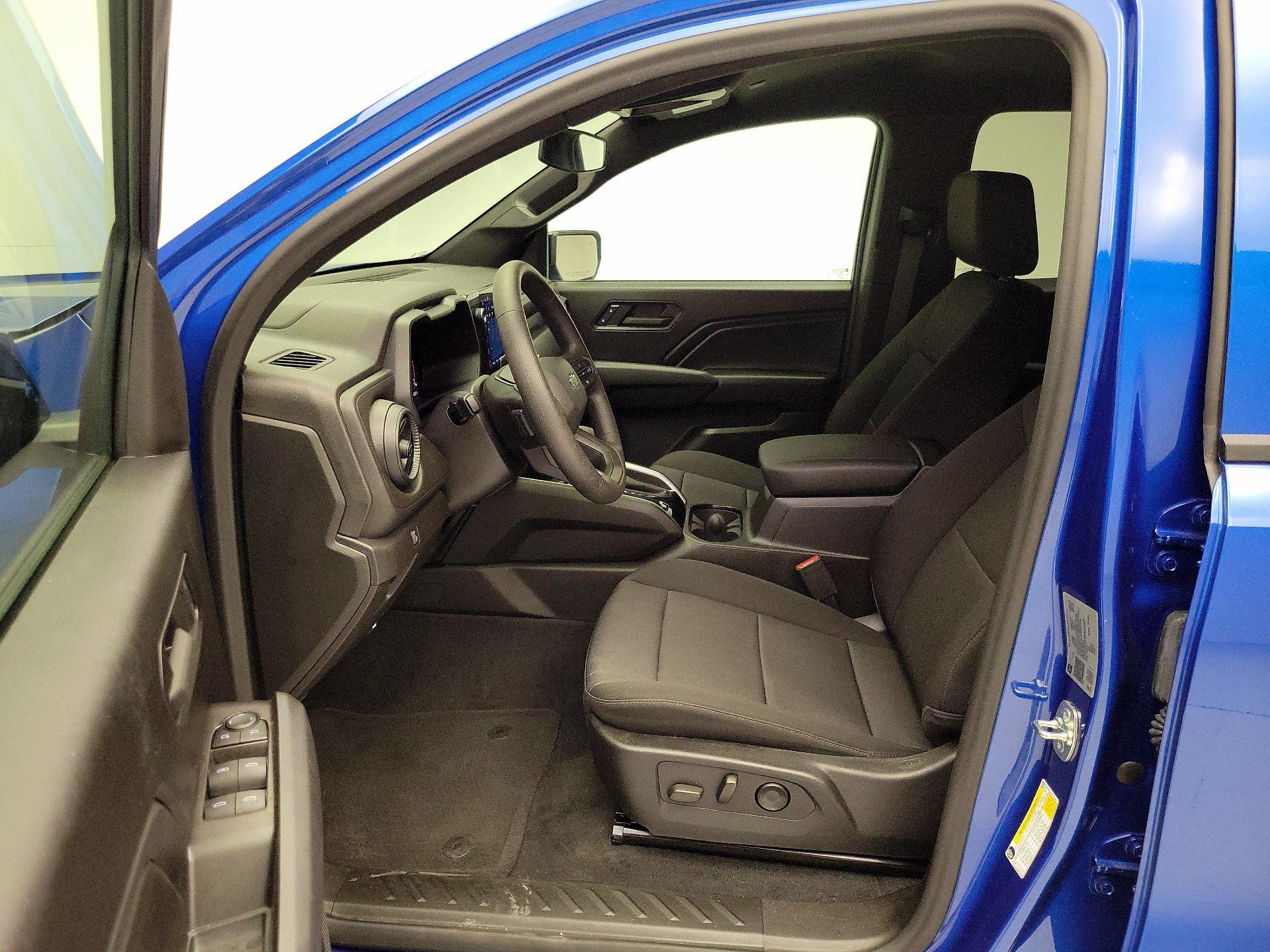 Thumbnail: 2024 Chevrolet Colorado - 11