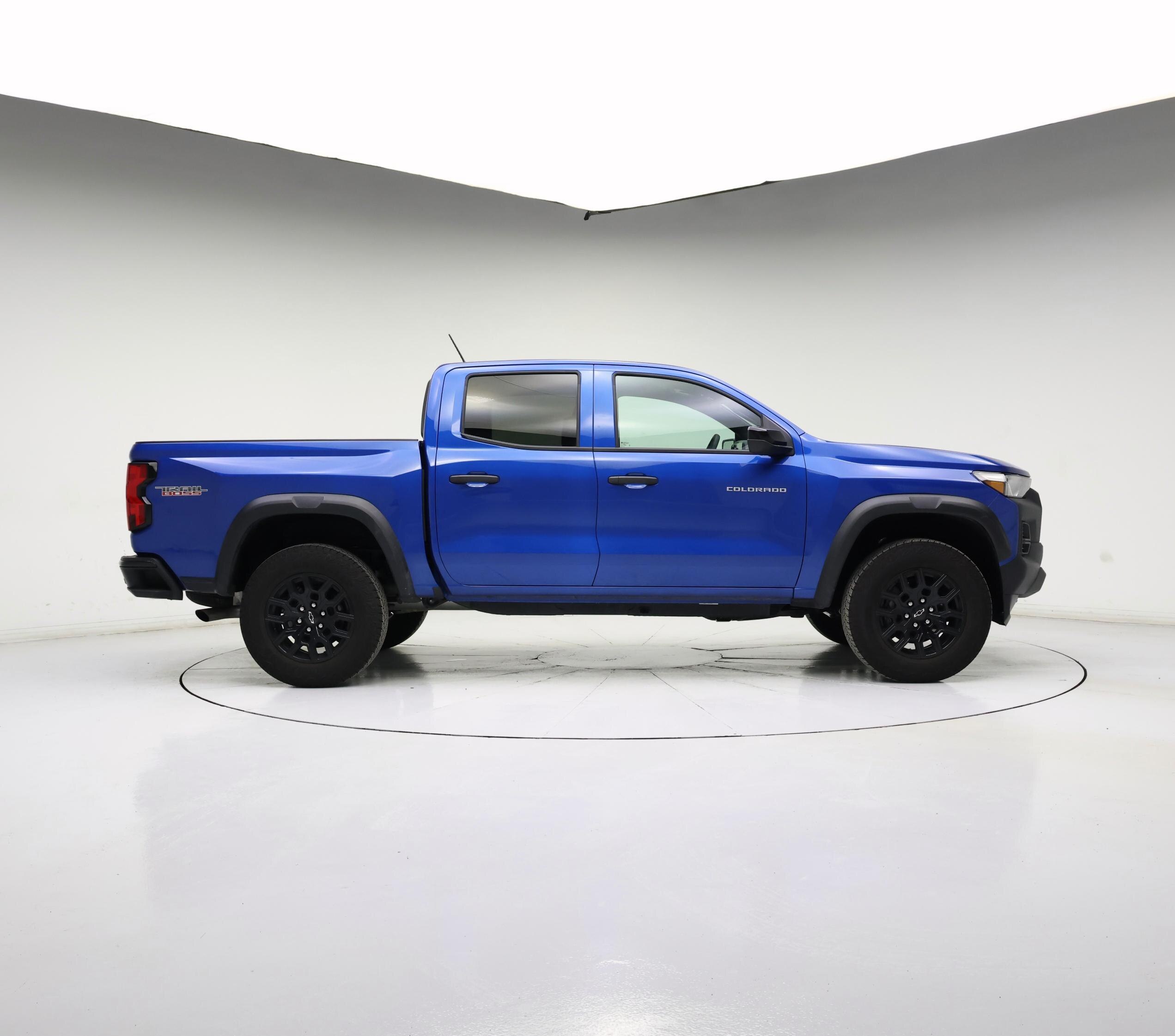 Thumbnail: 2024 Chevrolet Colorado - 3