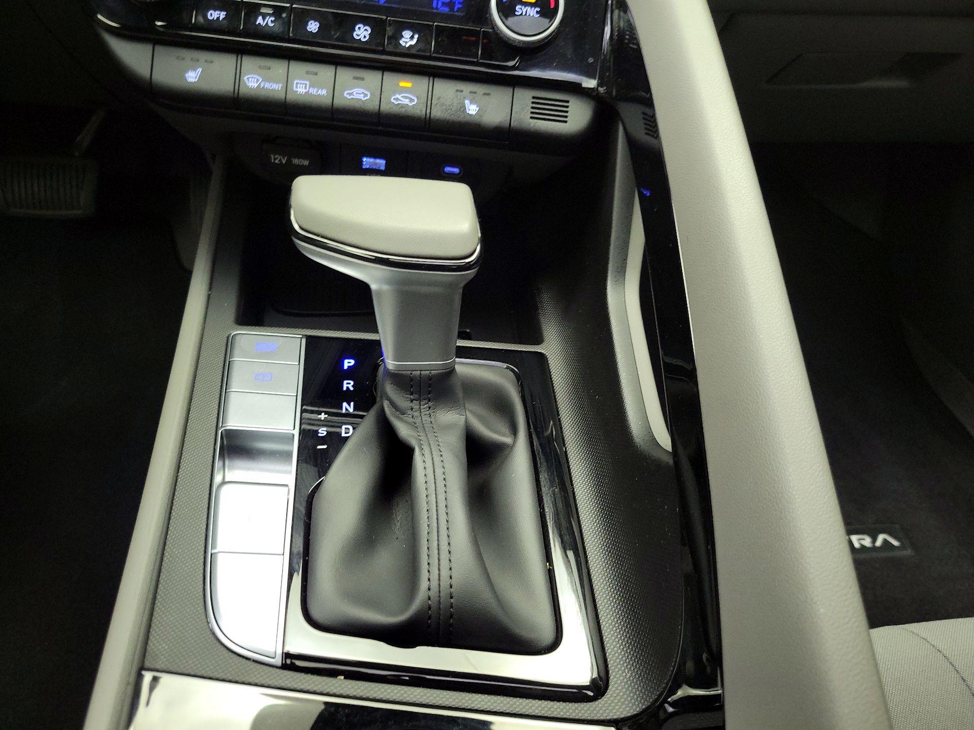 Thumbnail: 2024 Hyundai Elantra - 18