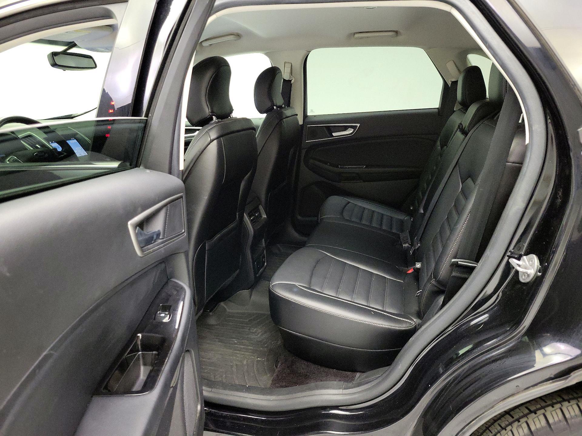 Thumbnail: 2016 Ford Edge - 18