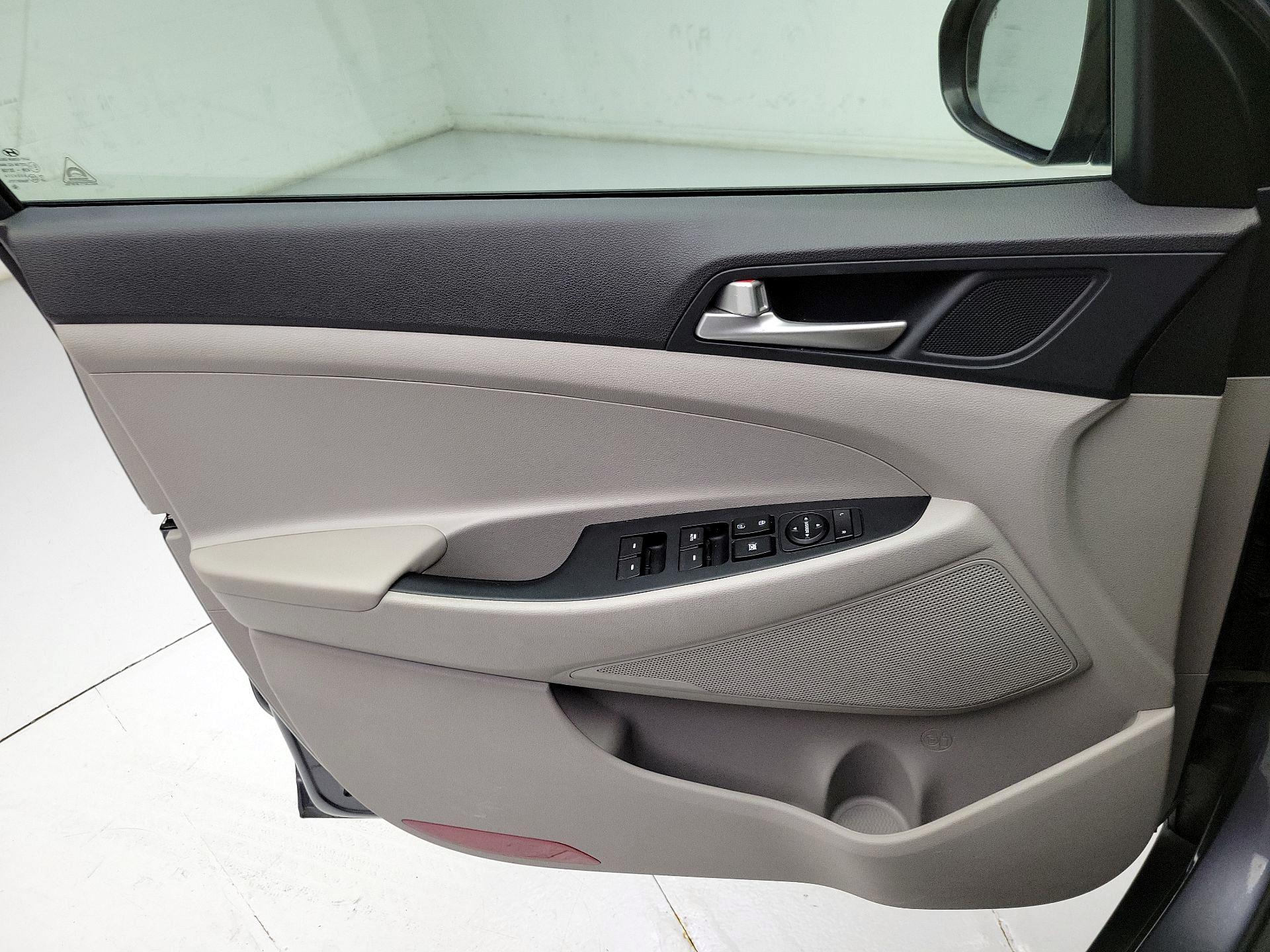 Thumbnail: 2019 Hyundai Tucson - 12