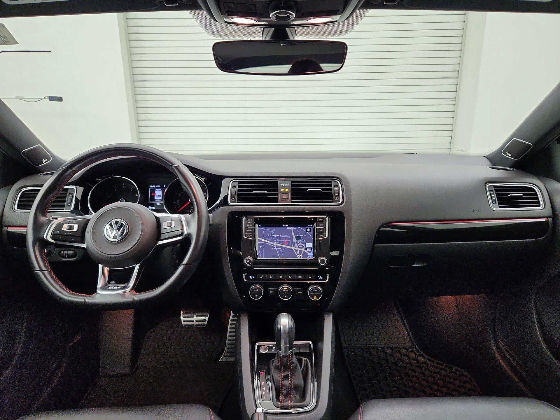 Thumbnail: 2017 Volkswagen Jetta - 9