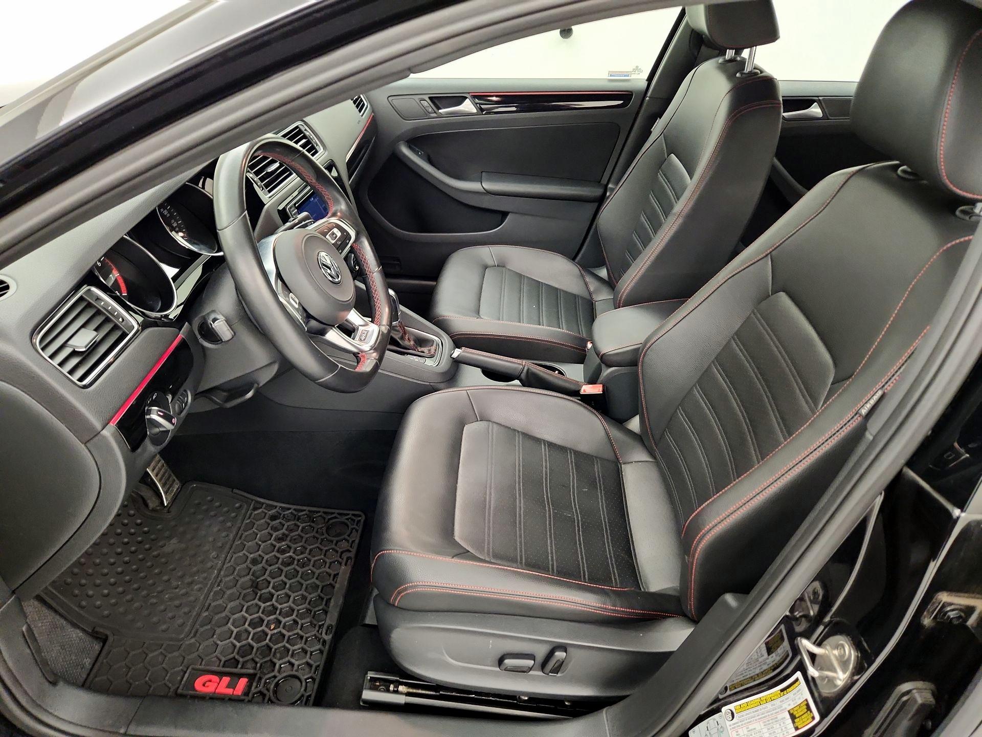 Thumbnail: 2017 Volkswagen Jetta - 11