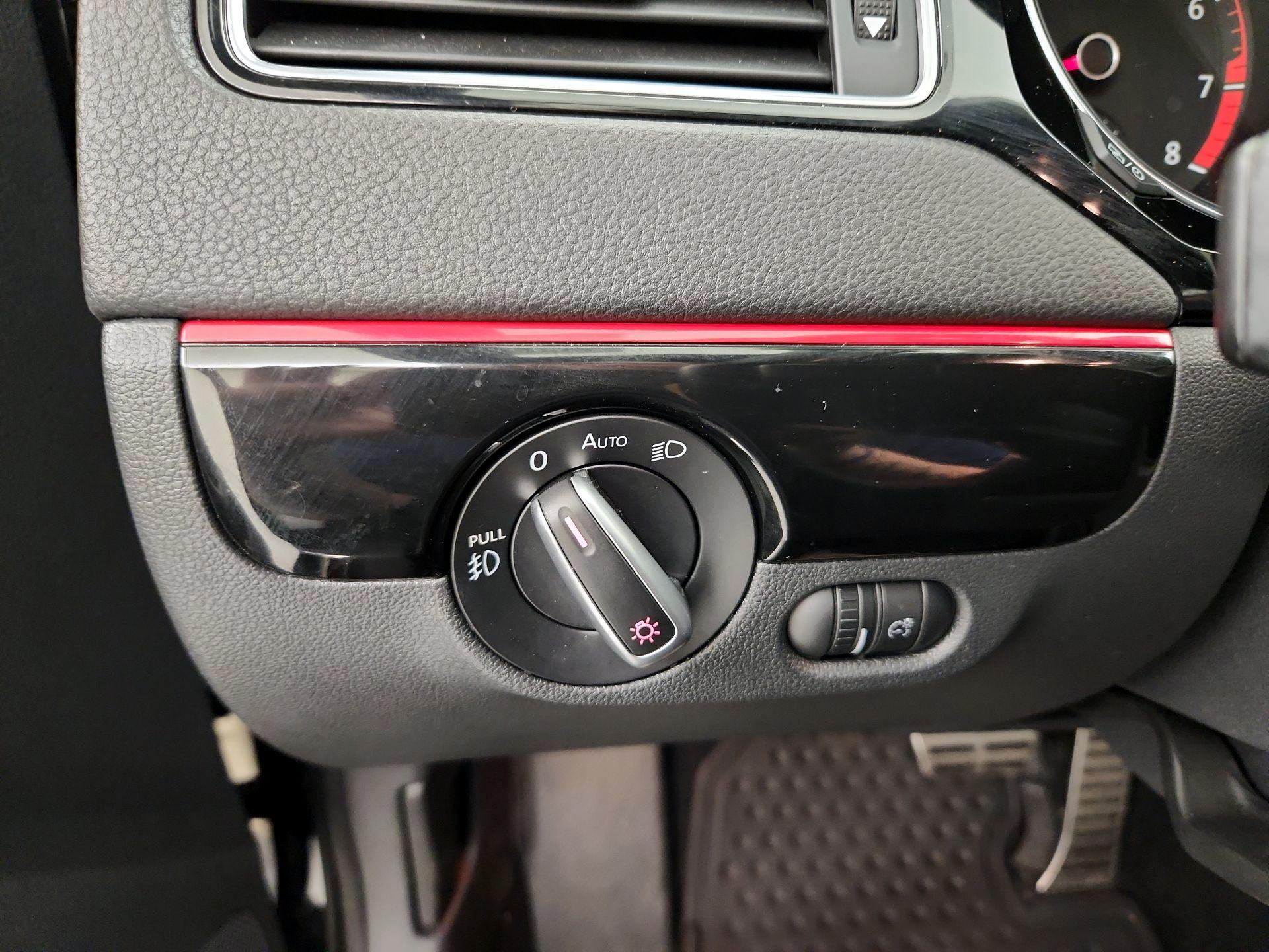 Thumbnail: 2017 Volkswagen Jetta - 13