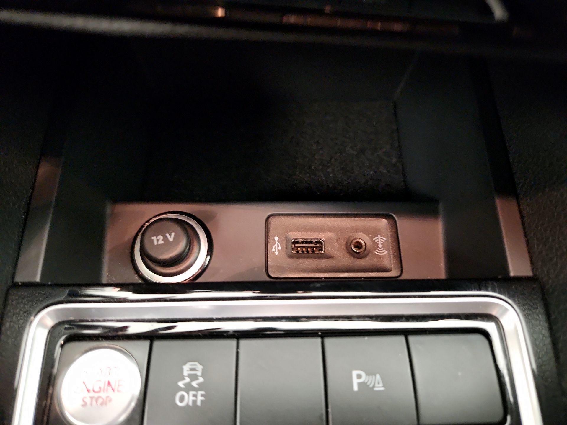 Thumbnail: 2017 Volkswagen Jetta - 19