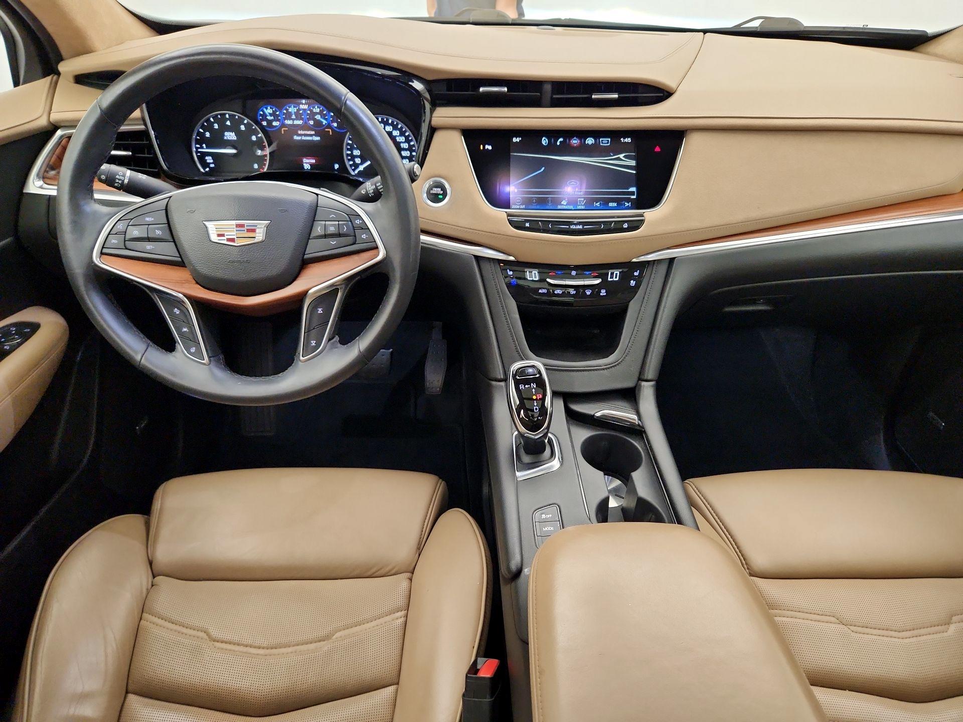 Thumbnail: 2017 Cadillac XT5 - 9
