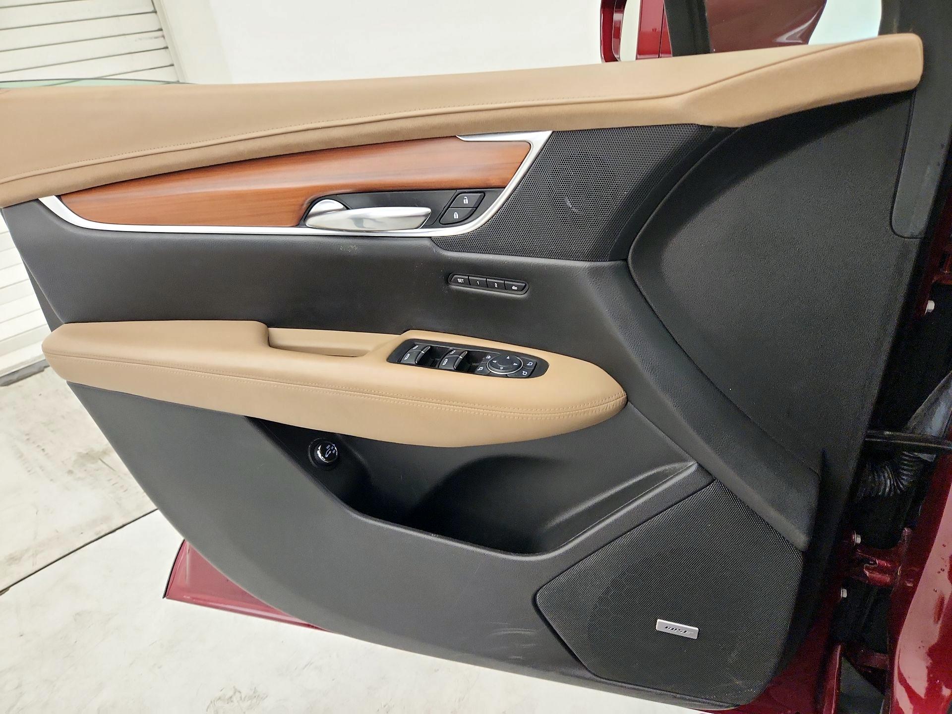 Thumbnail: 2017 Cadillac XT5 - 12
