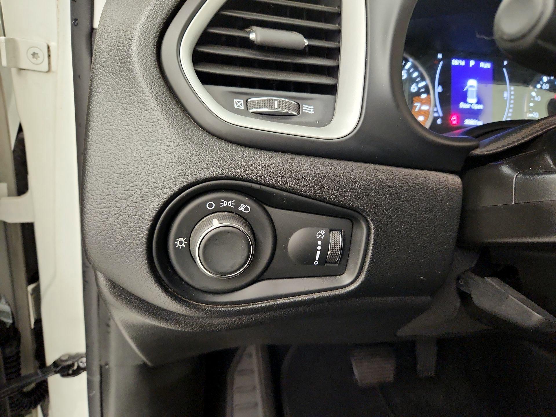 Thumbnail: 2020 Jeep Renegade - 13