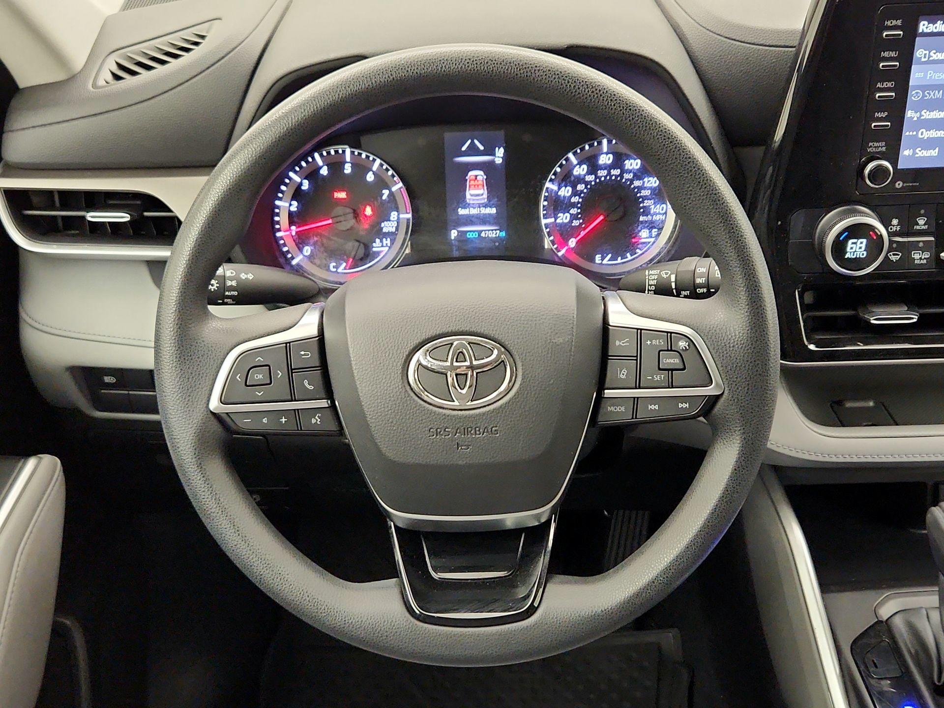 Thumbnail: 2021 Toyota Highlander - 10