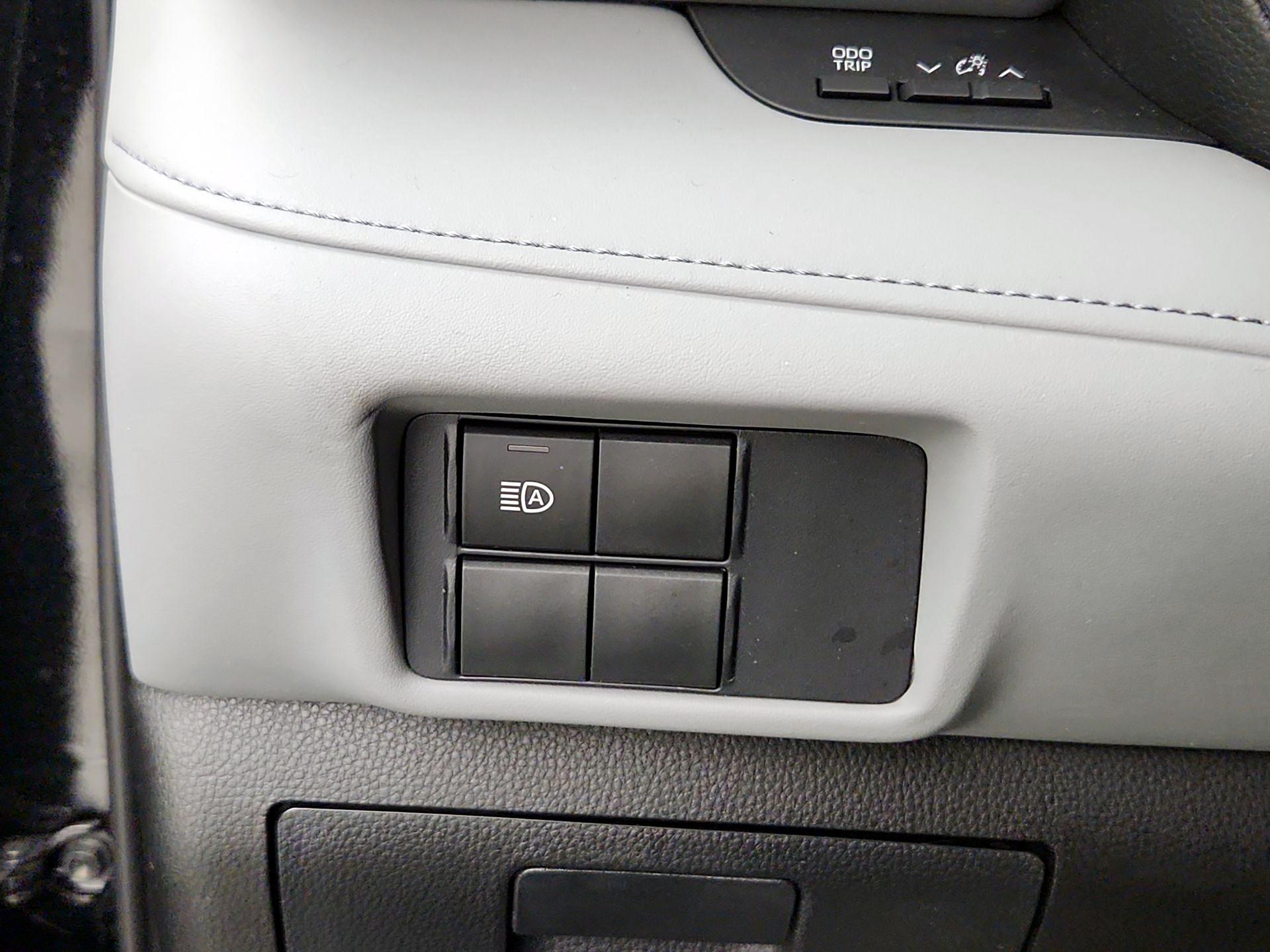 Thumbnail: 2021 Toyota Highlander - 13