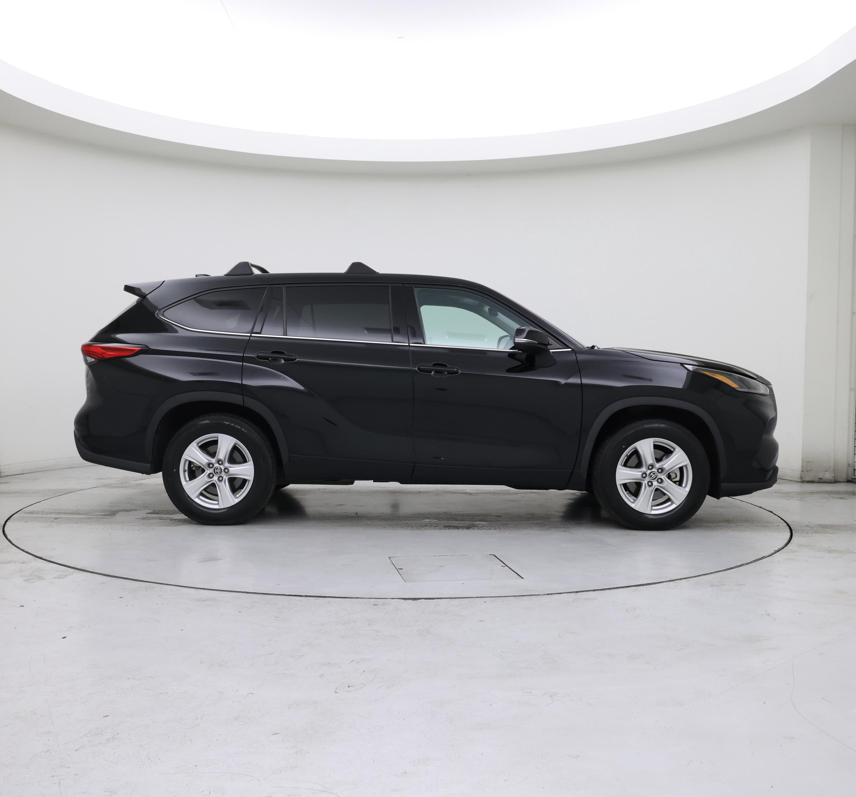 Thumbnail: 2021 Toyota Highlander - 7