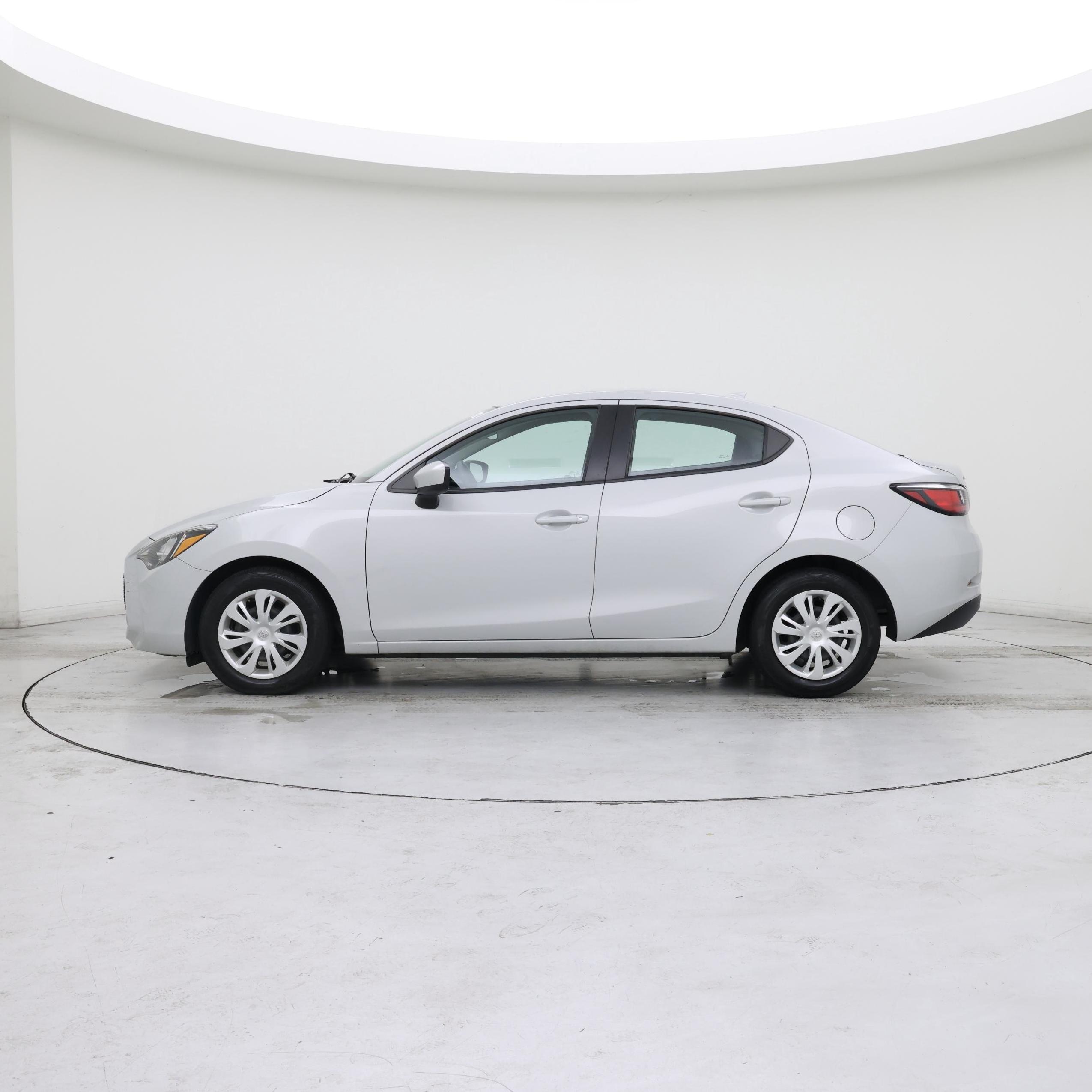 Thumbnail: 2019 Toyota Yaris - 3